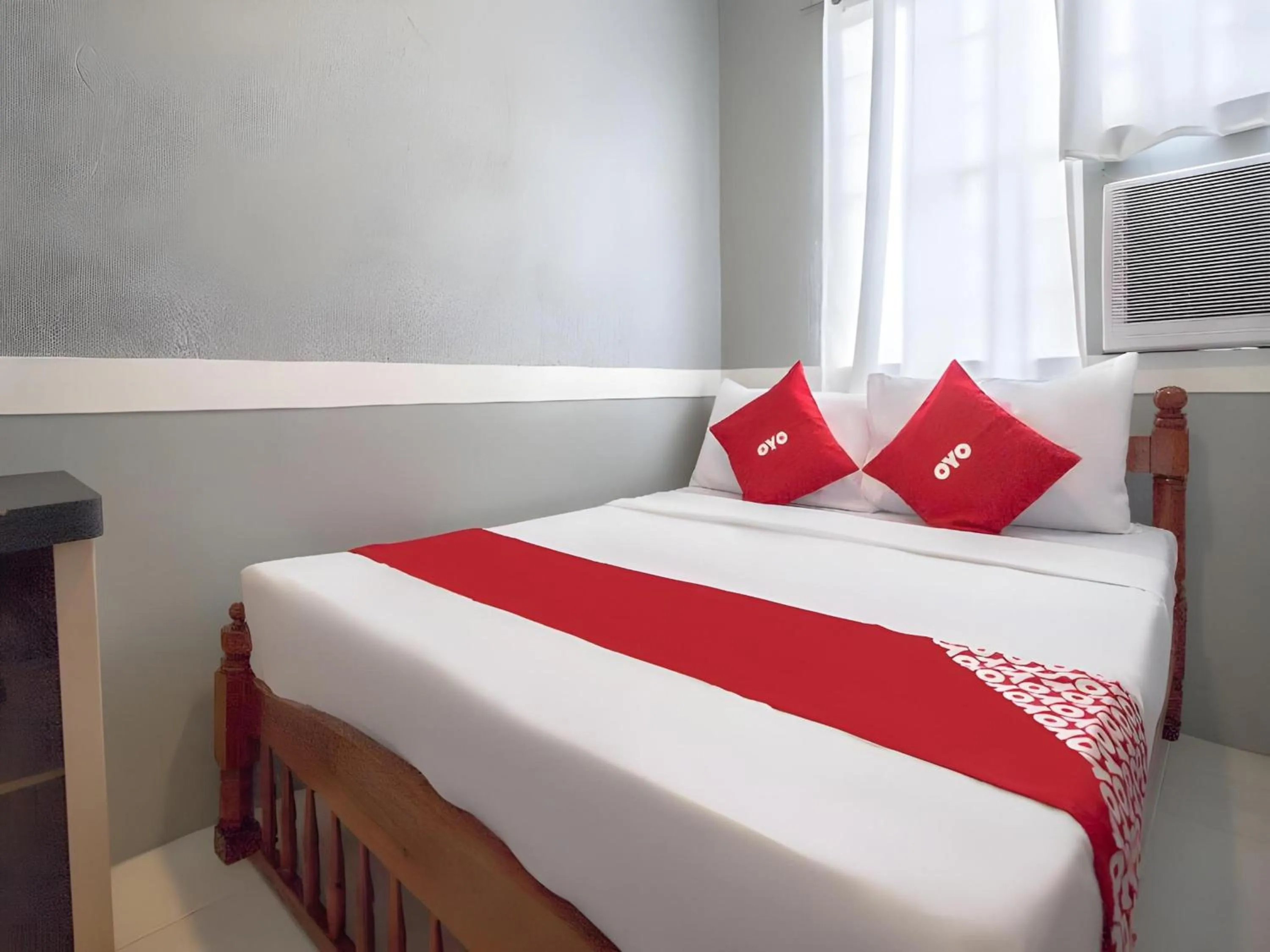 Photo of the whole room, Bed in OYO 588 Sunrock Resort