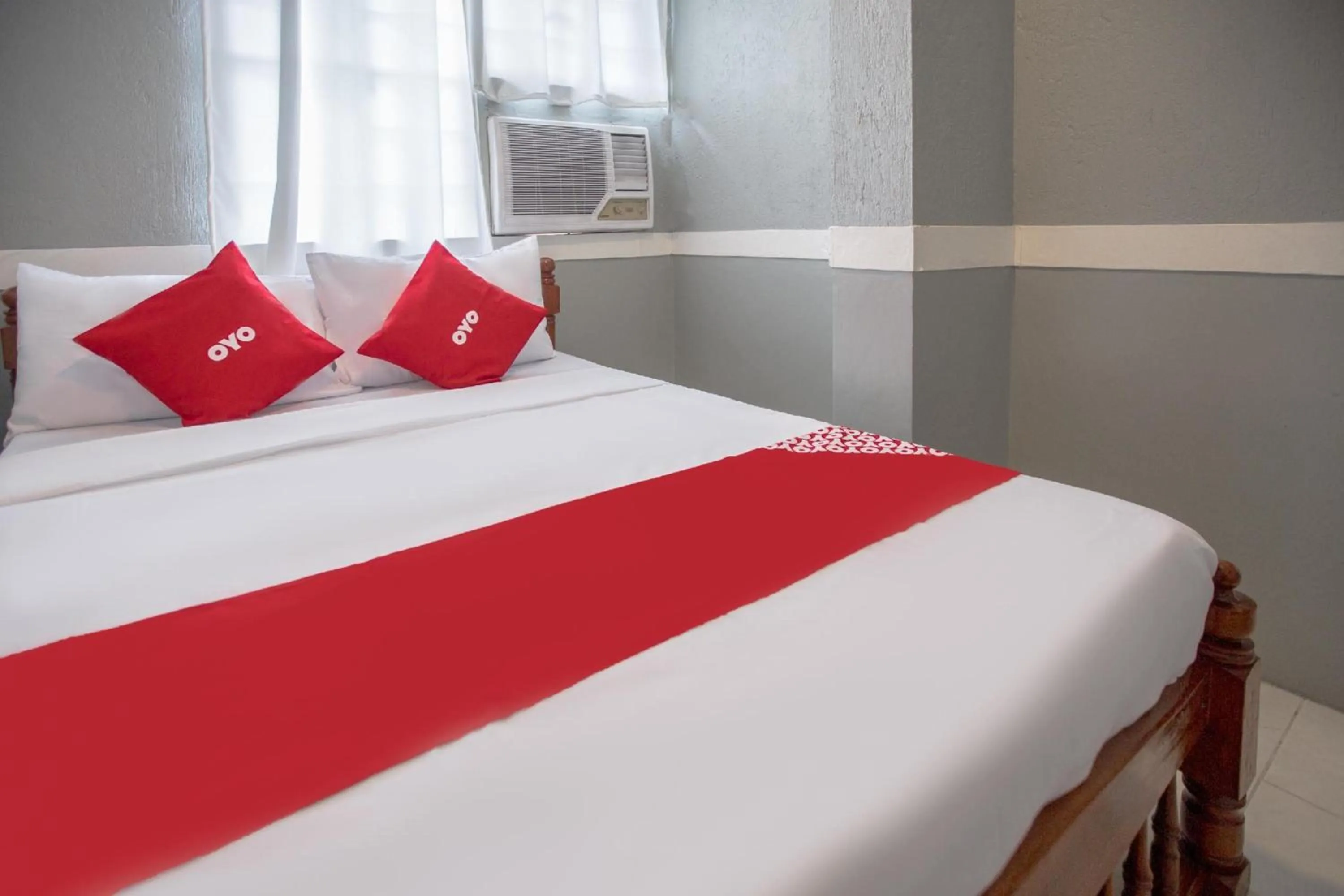 Bedroom, Bed in OYO 588 Sunrock Resort