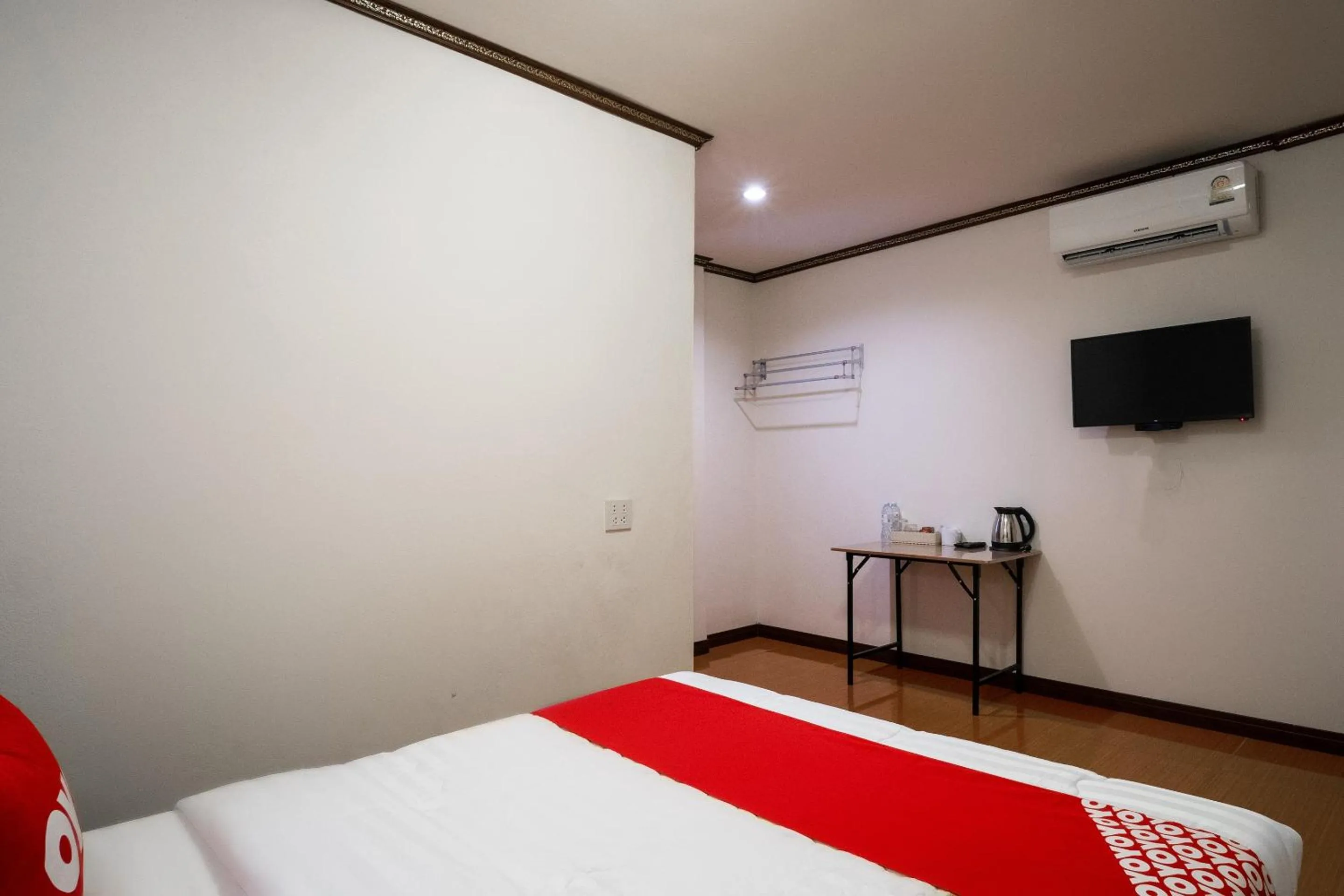 Bedroom, TV/Entertainment Center in OYO 836 PK Residence