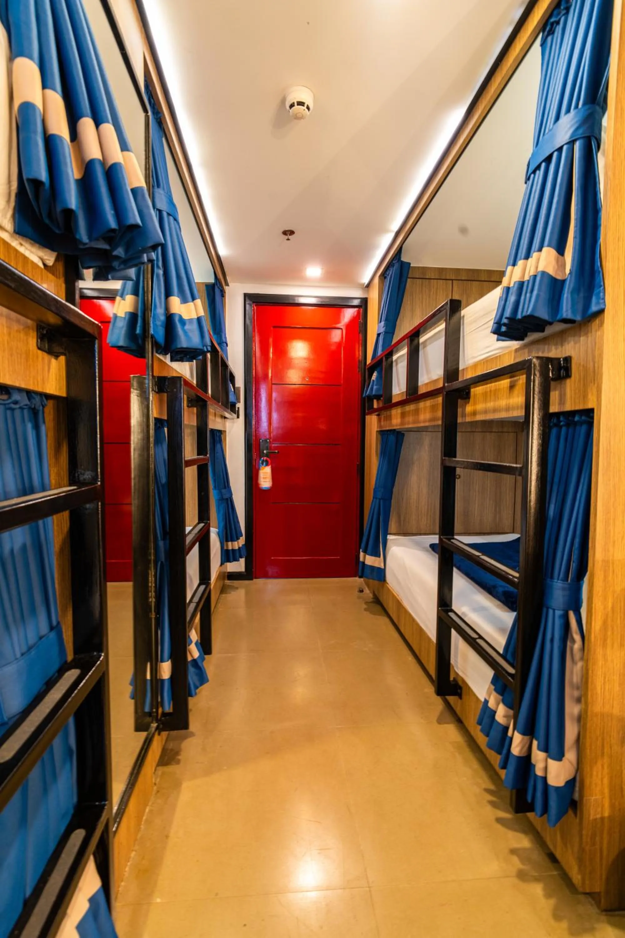 bunk bed, Bed in UNWND Boutique Hotel Makati