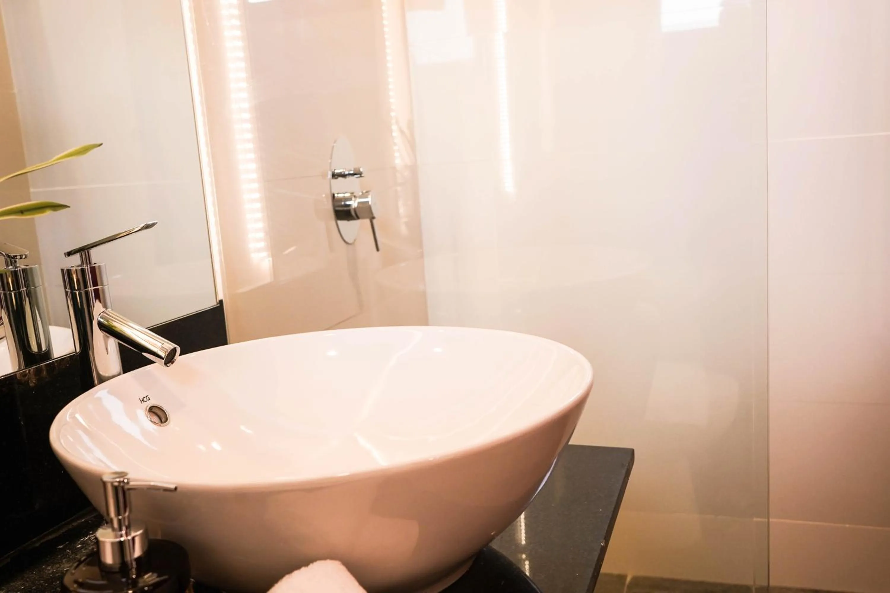 Toilet in UNWND Boutique Hotel Makati