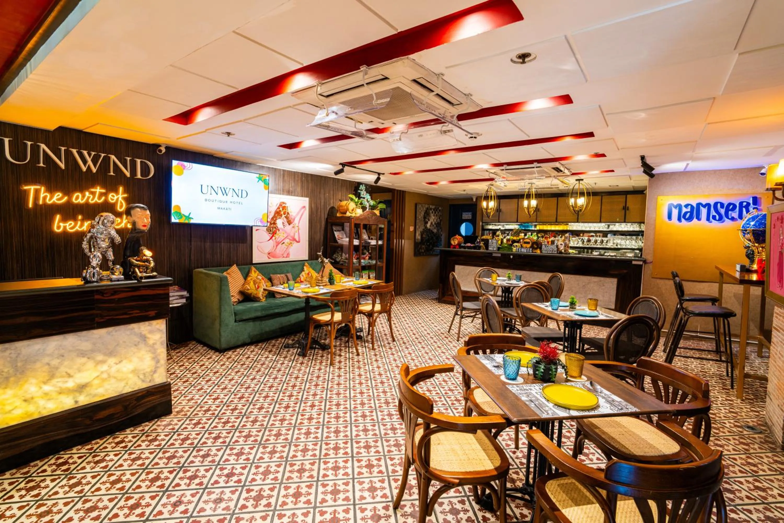 Restaurant/places to eat in UNWND Boutique Hotel Makati