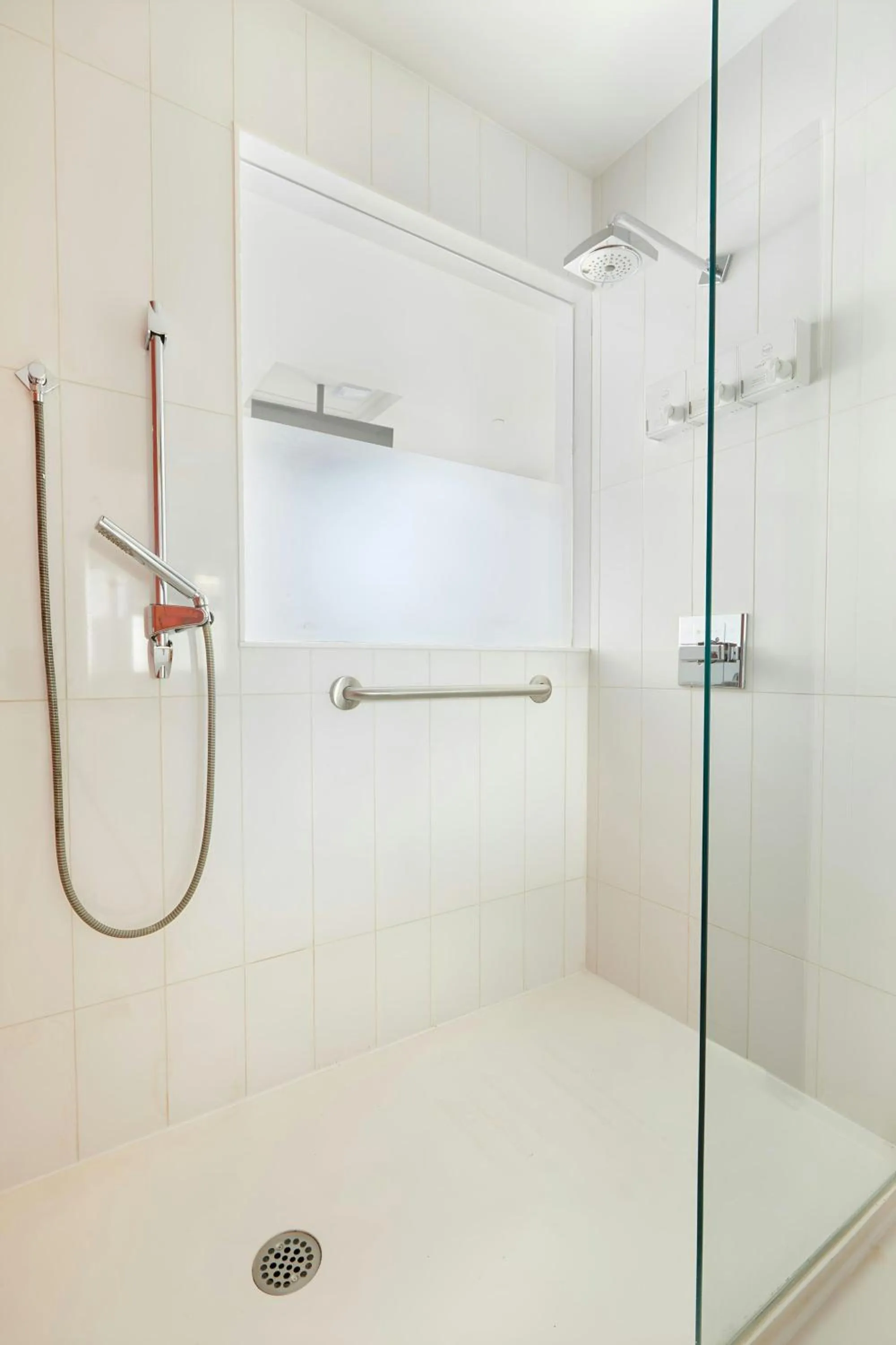 Bathroom in The Beverley Hotel Queen West, Sonder by Marriott Bonvoy