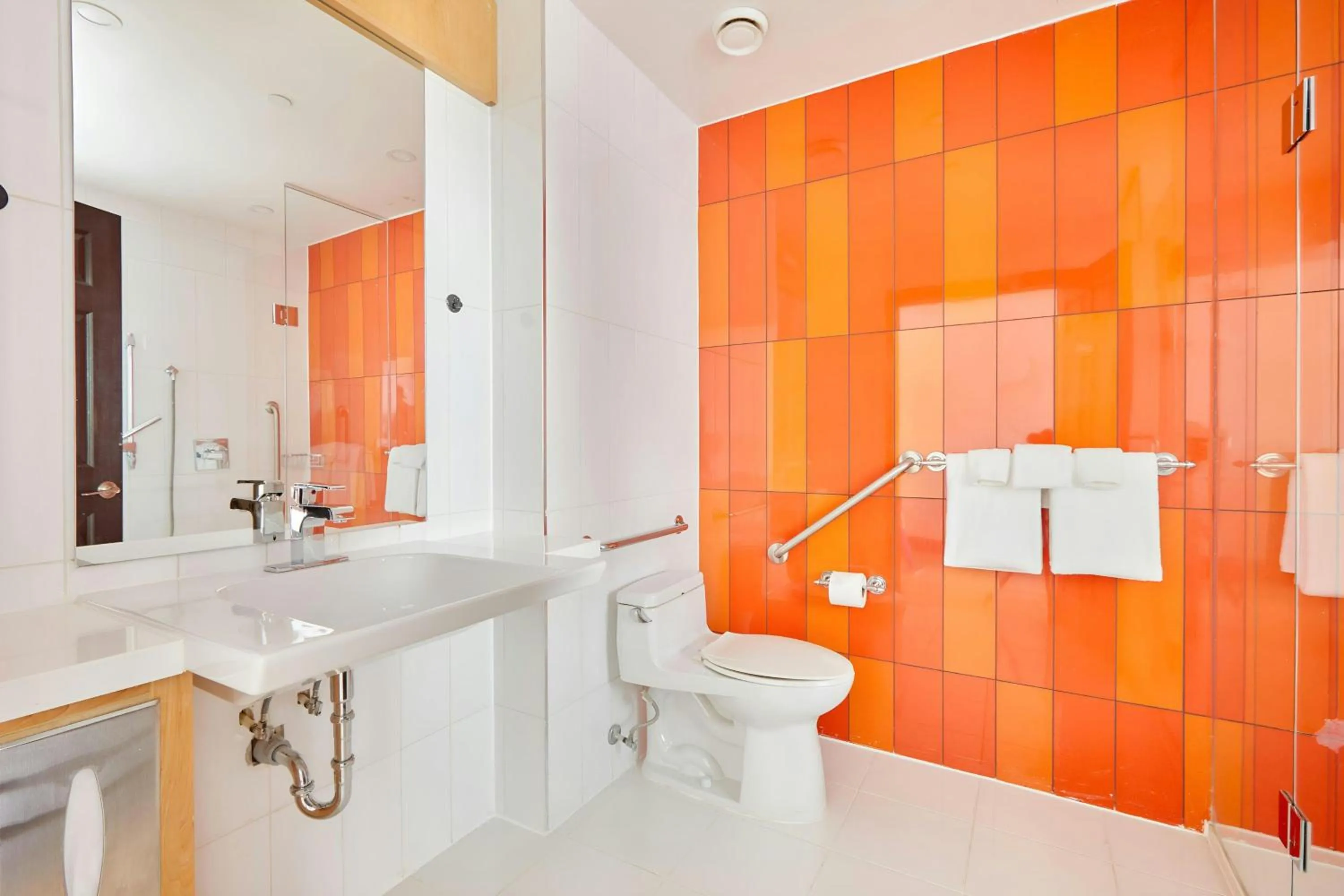 Bathroom in The Beverley Hotel Queen West, Sonder by Marriott Bonvoy