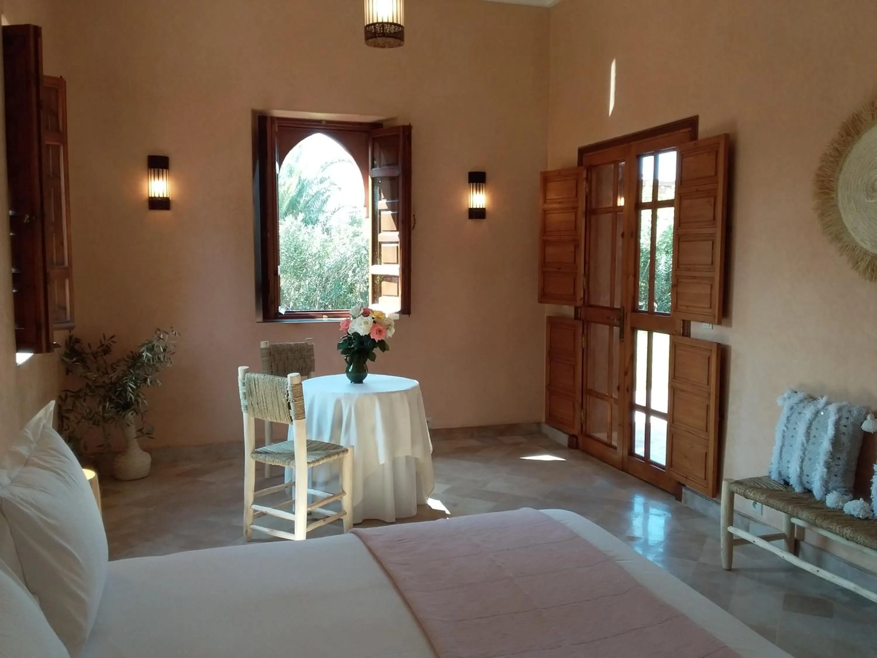 Seating area, Bed in Domaine Casa Cecilia