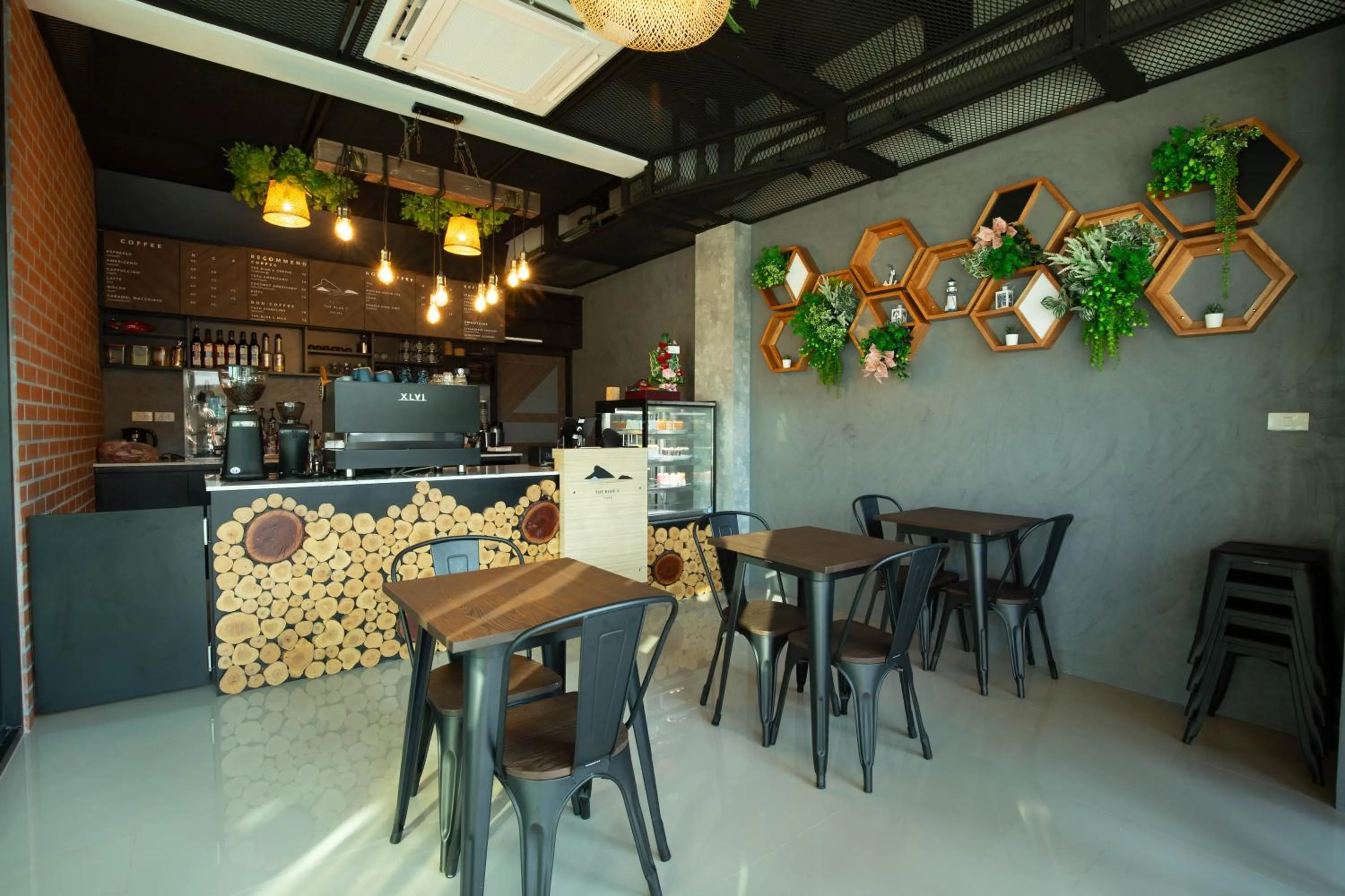 Restaurant/places to eat in The Blue C Donsak