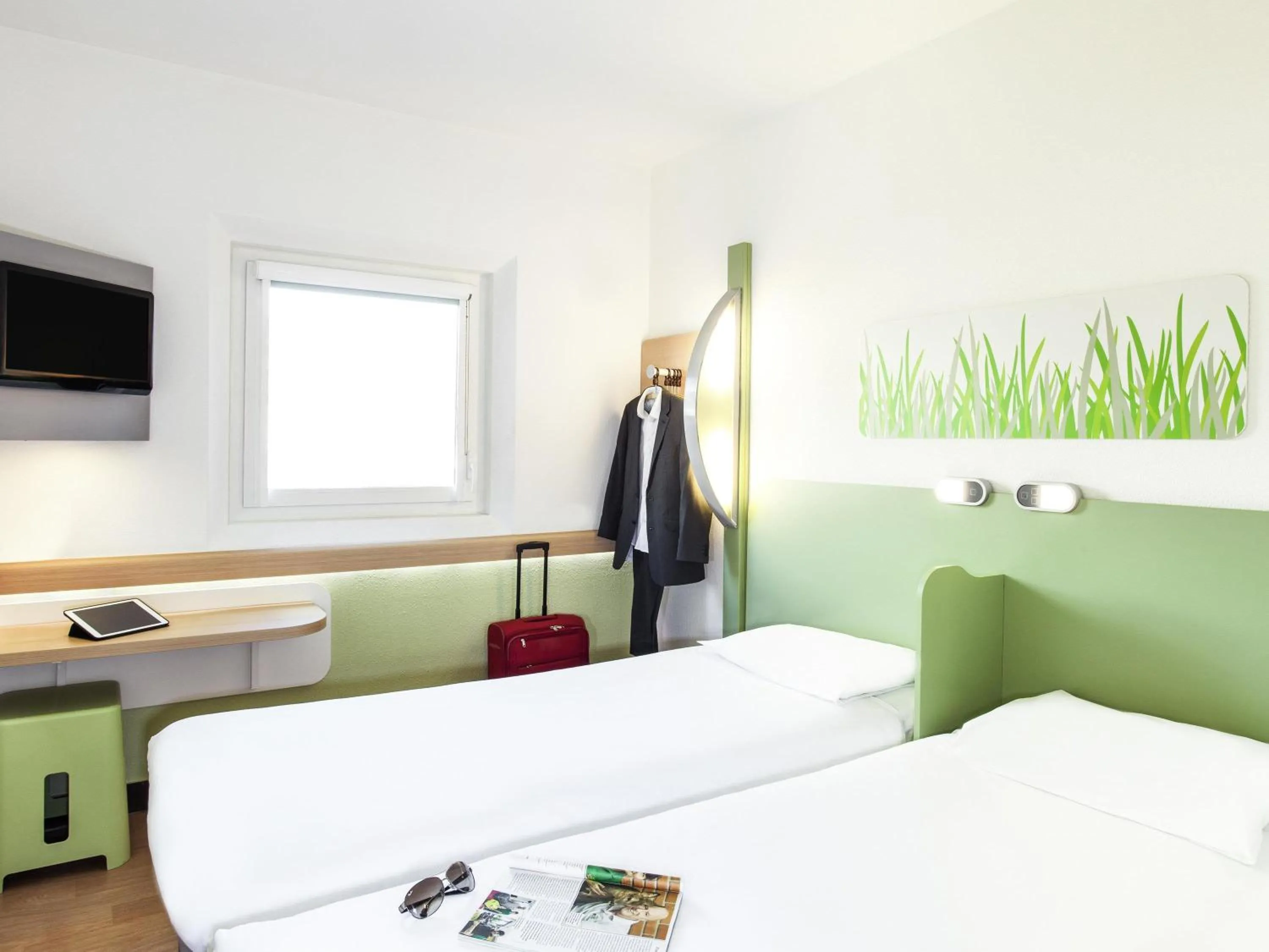 Bedroom, Bed in ibis budget London Hounslow