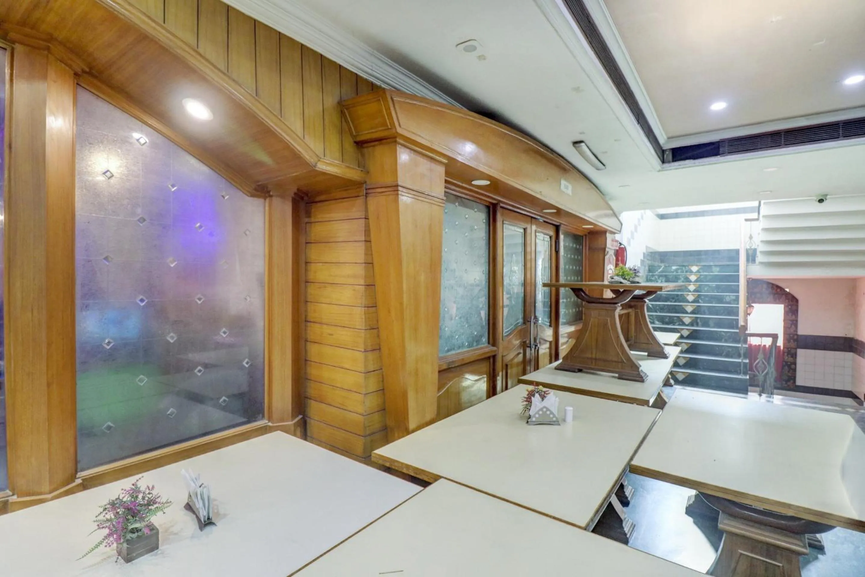 Facade/entrance in Hotel O Mukut Mahal