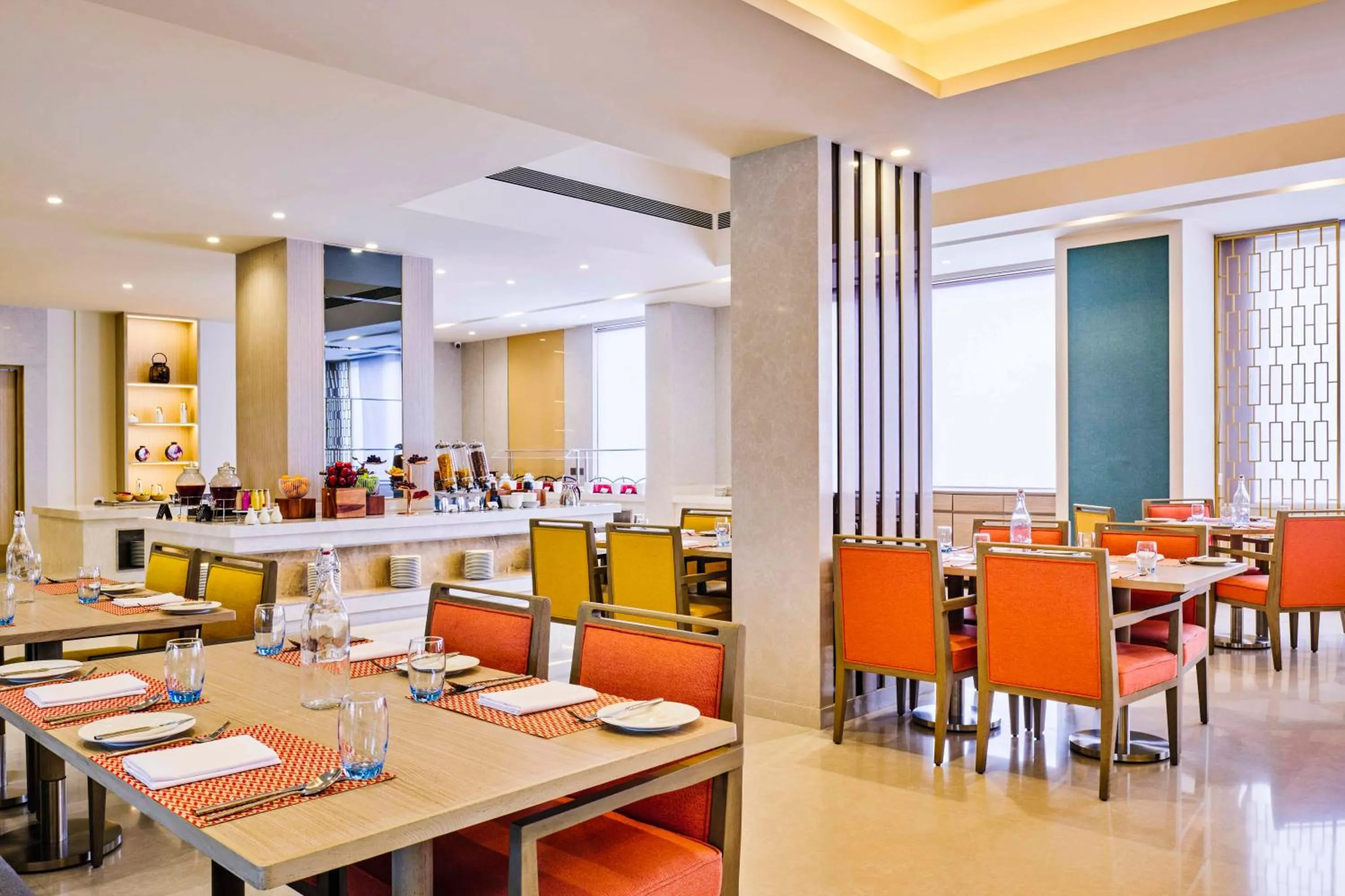Restaurant/places to eat in Vivanta Ahmedabad SG Highway