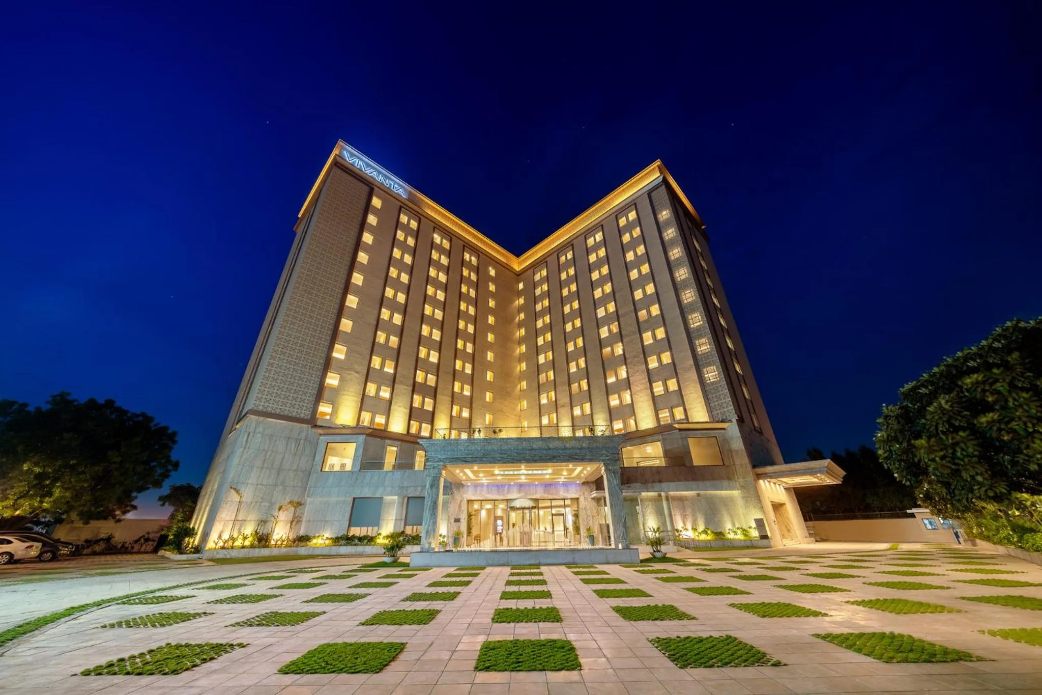 Facade/entrance in Vivanta Ahmedabad SG Highway