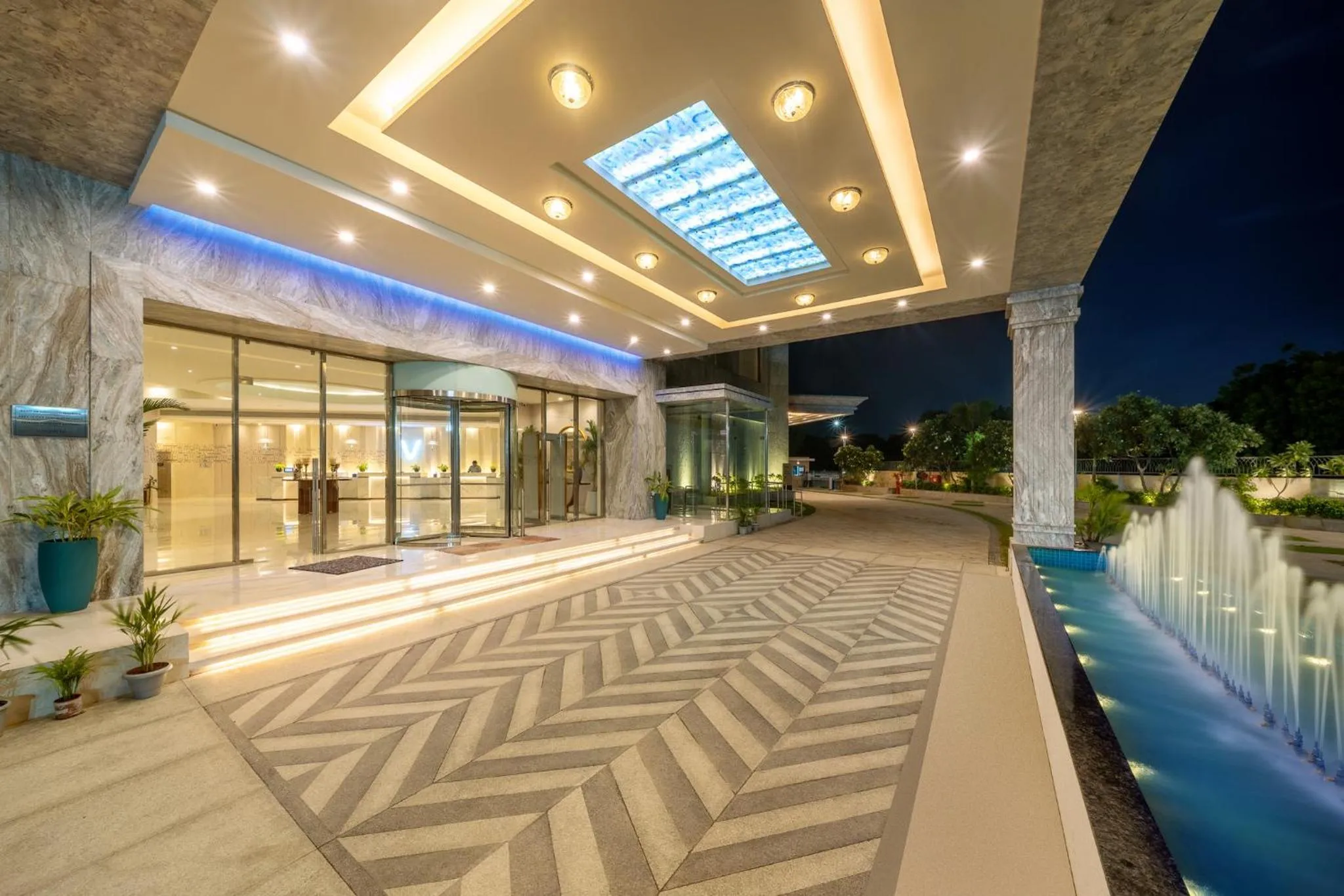 Facade/entrance in Vivanta Ahmedabad SG Highway