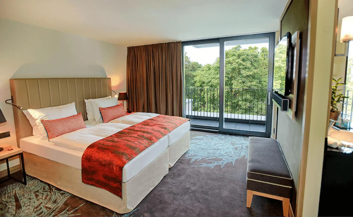 Bedroom, Bed in FAVORITE Parkhotel