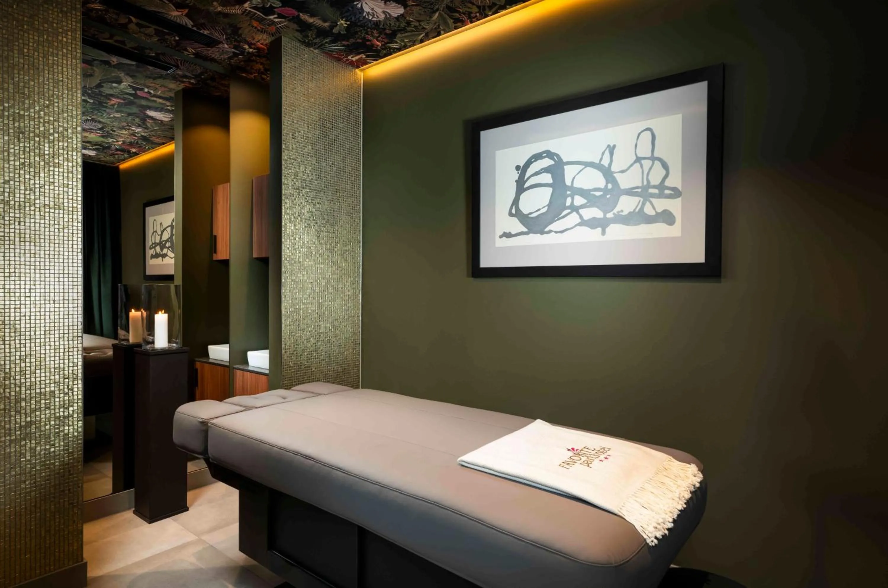 Spa and wellness centre/facilities, Bed in FAVORITE Parkhotel