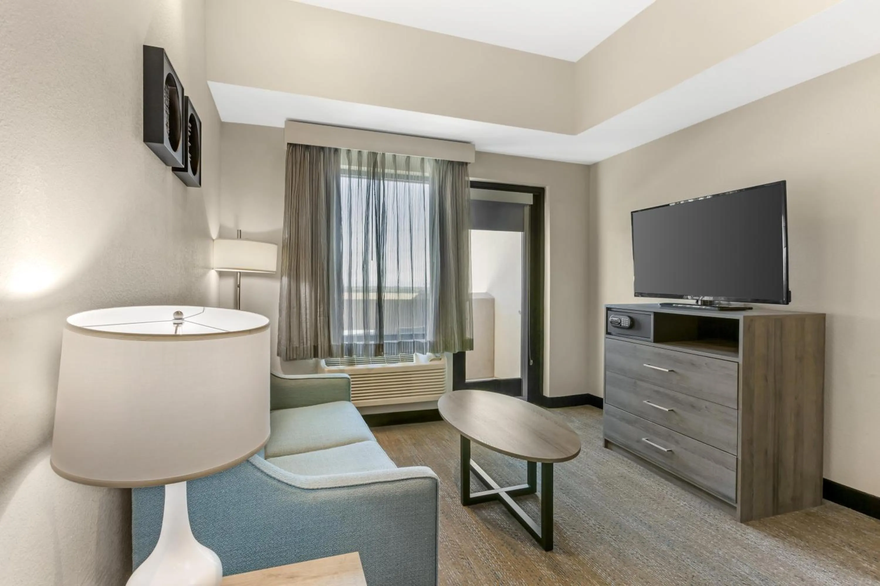 Photo of the whole room in Best Western Plus Executive Residency Phoenix North Happy Valley