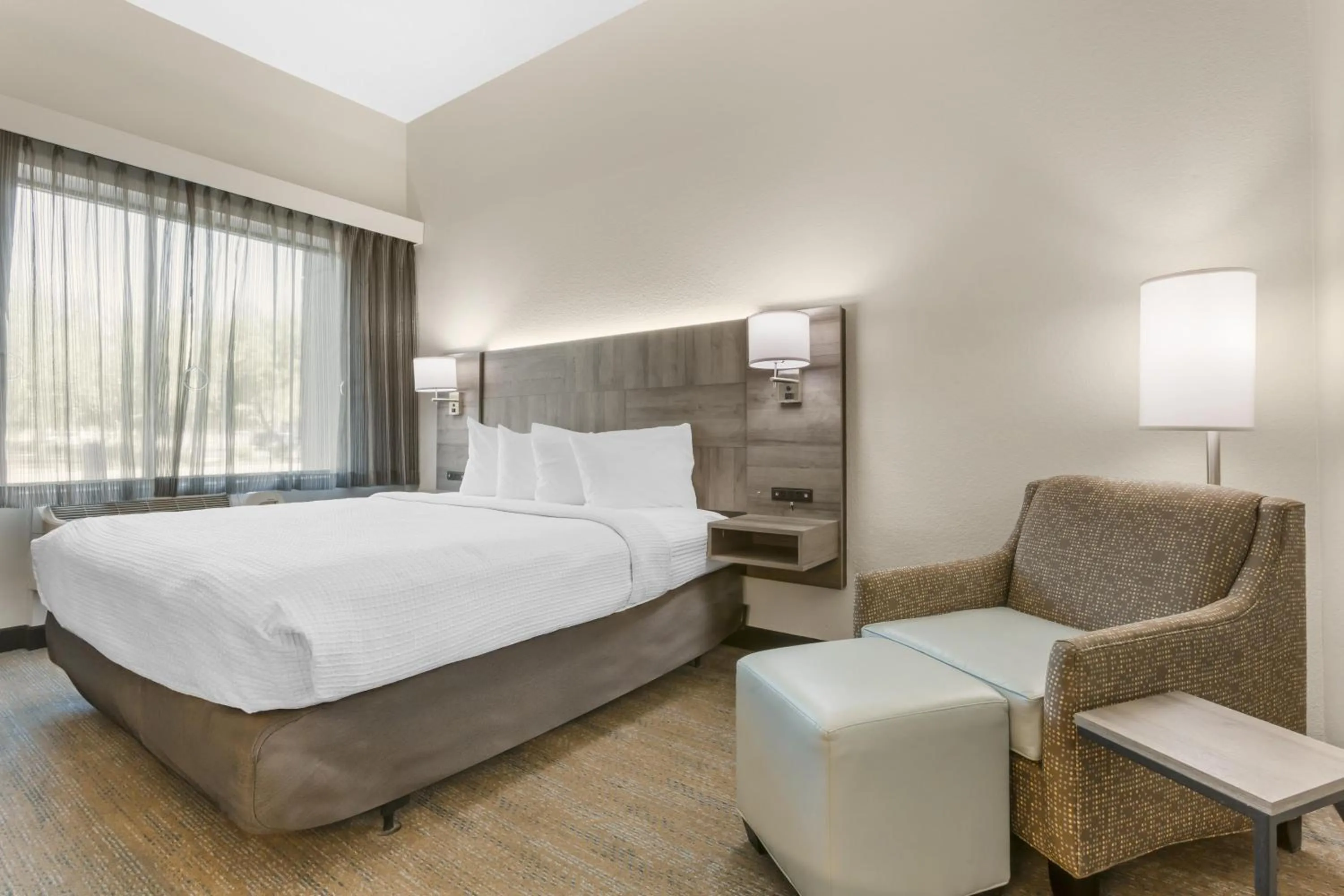 Bedroom, Bed in Best Western Plus Executive Residency Phoenix North Happy Valley
