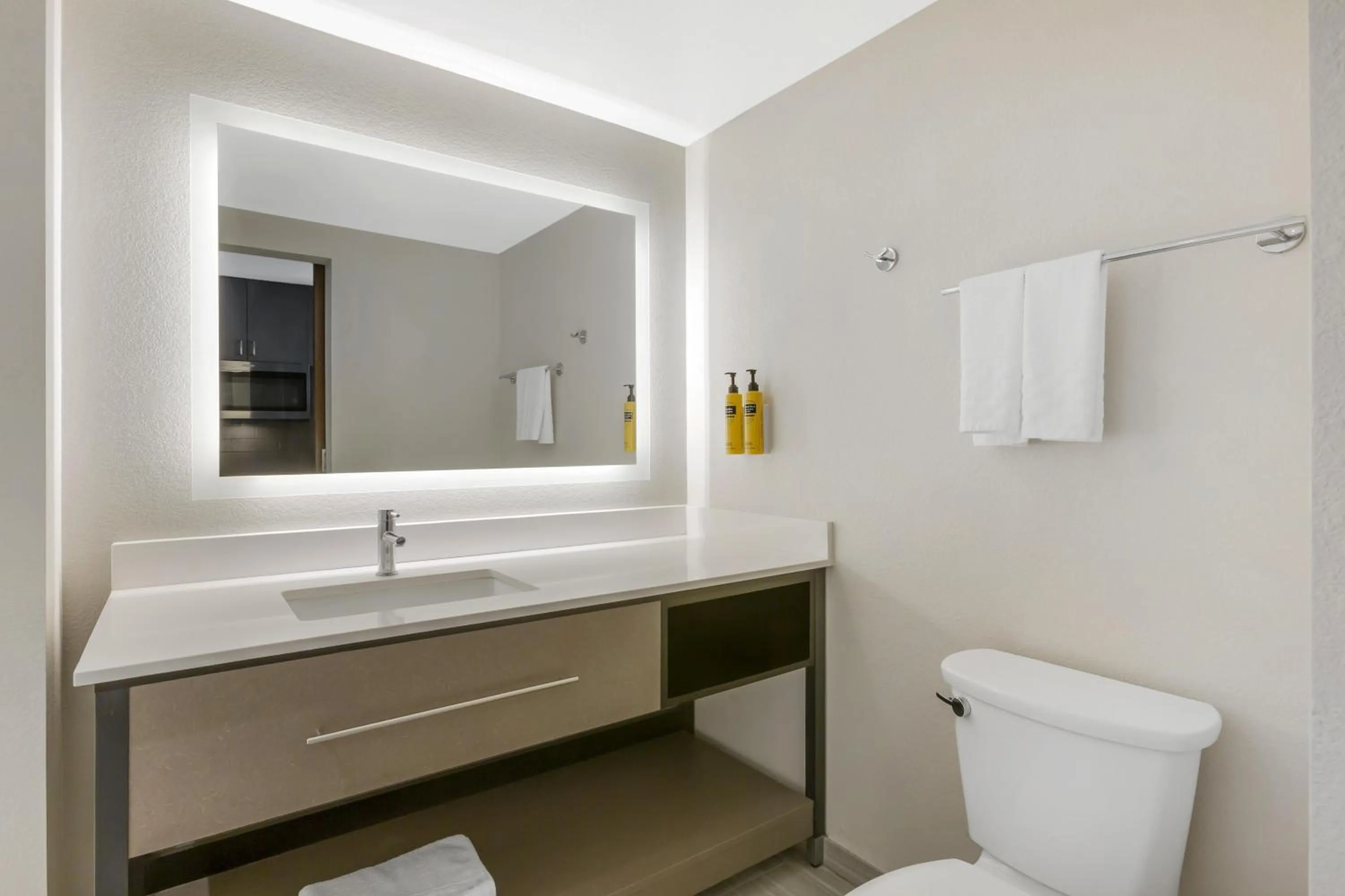 Bathroom in Best Western Plus Executive Residency Phoenix North Happy Valley