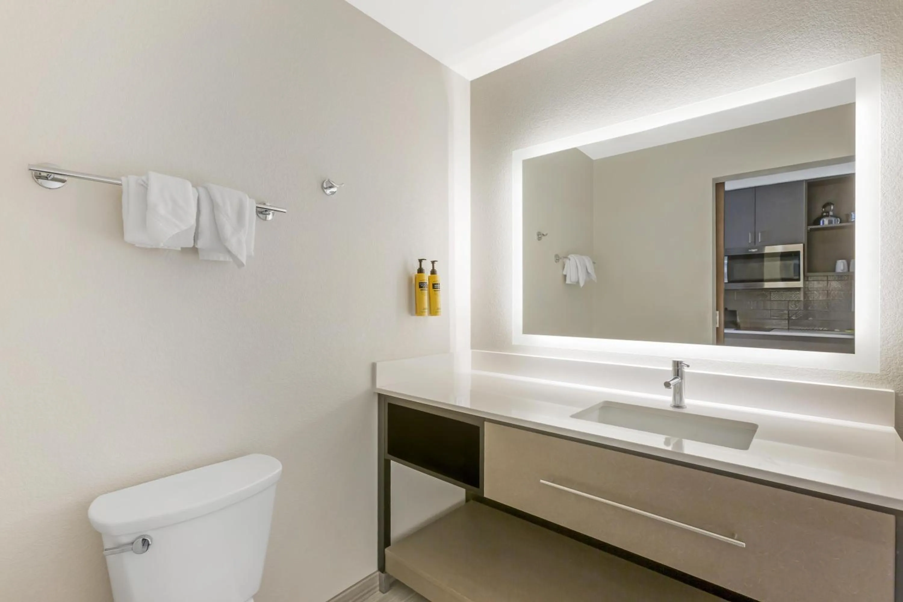 Bathroom in Best Western Plus Executive Residency Phoenix North Happy Valley