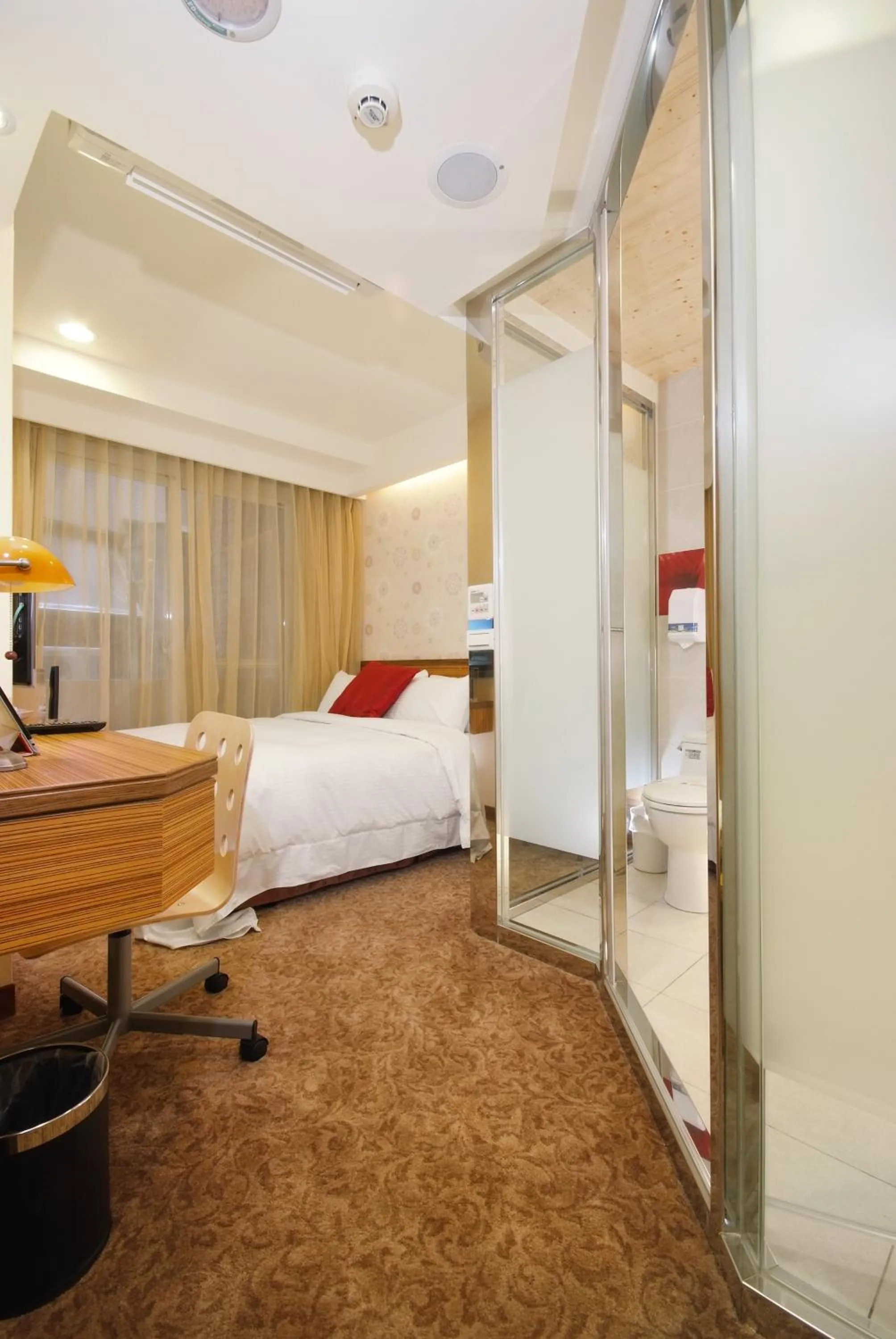 Photo of the whole room, Bed in Golden Hotel