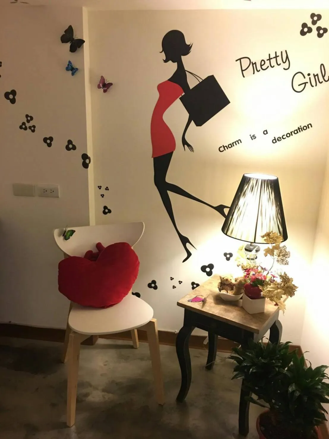 Communal lounge/ TV room in Golden Hotel