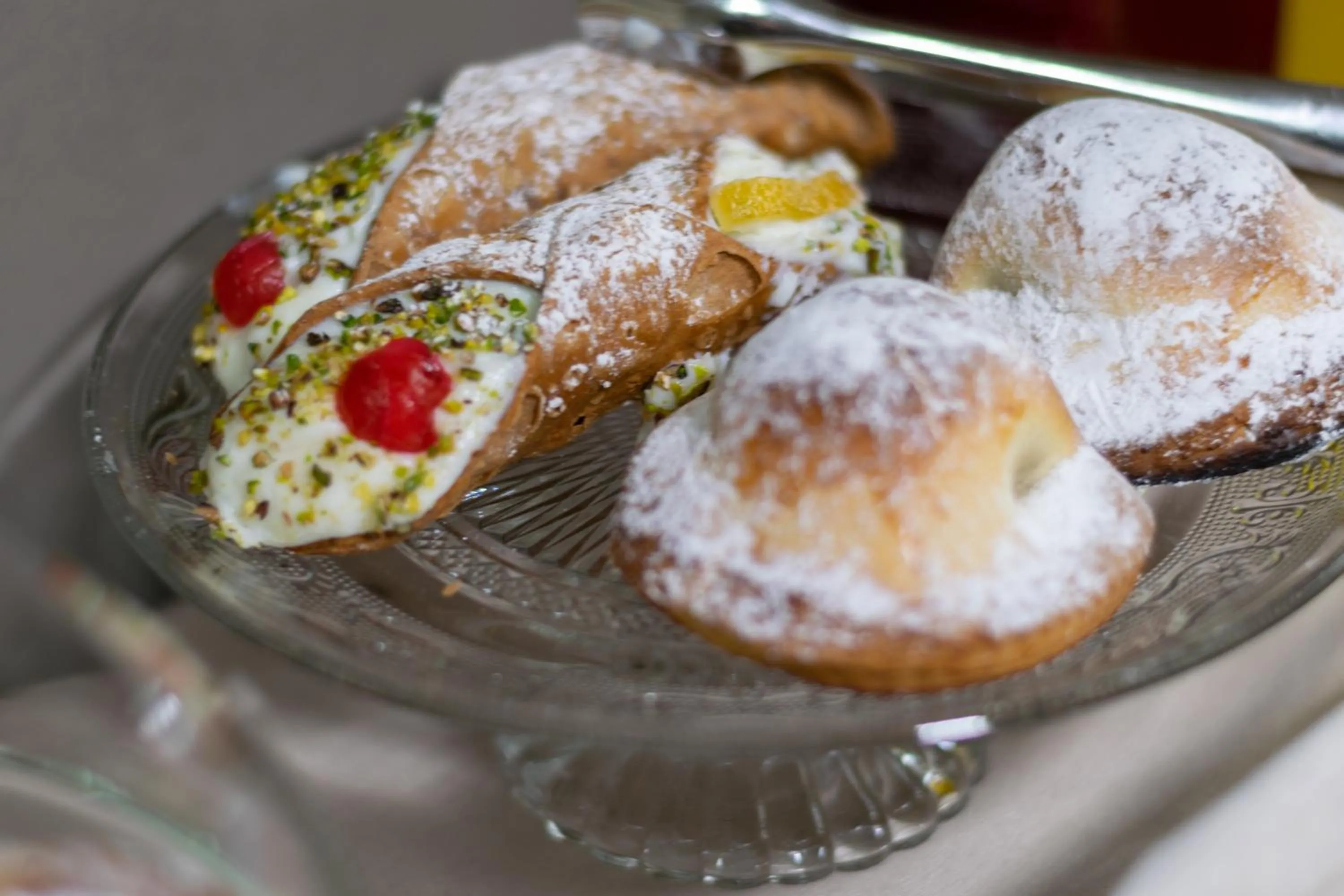 Breakfast in Apollo Bed & Breakfast