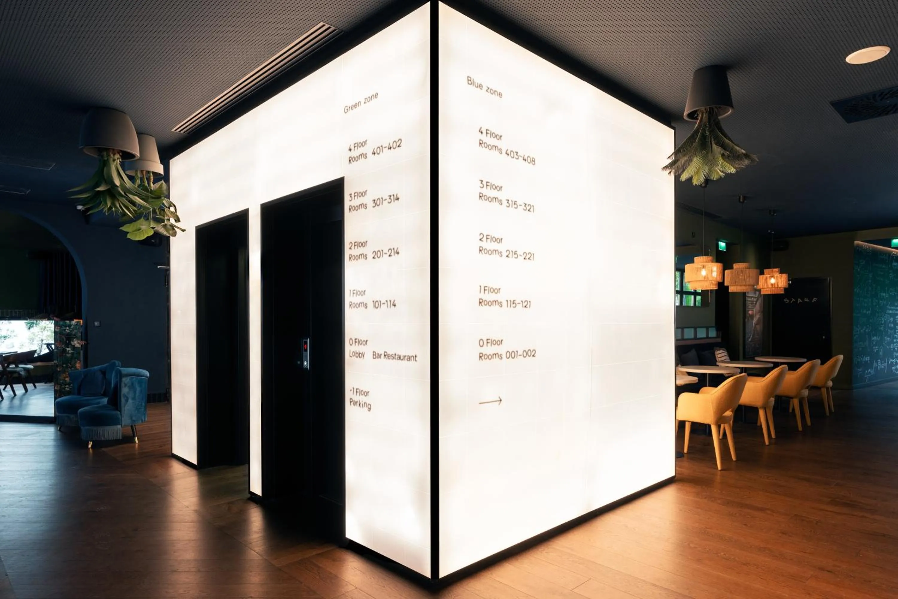 elevator in chic&basic Gravity