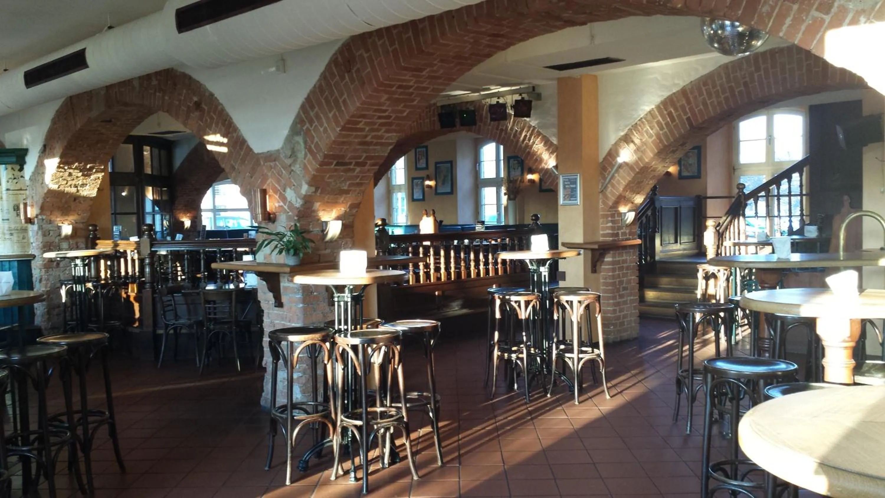 Restaurant/places to eat in Hotel Ambiente