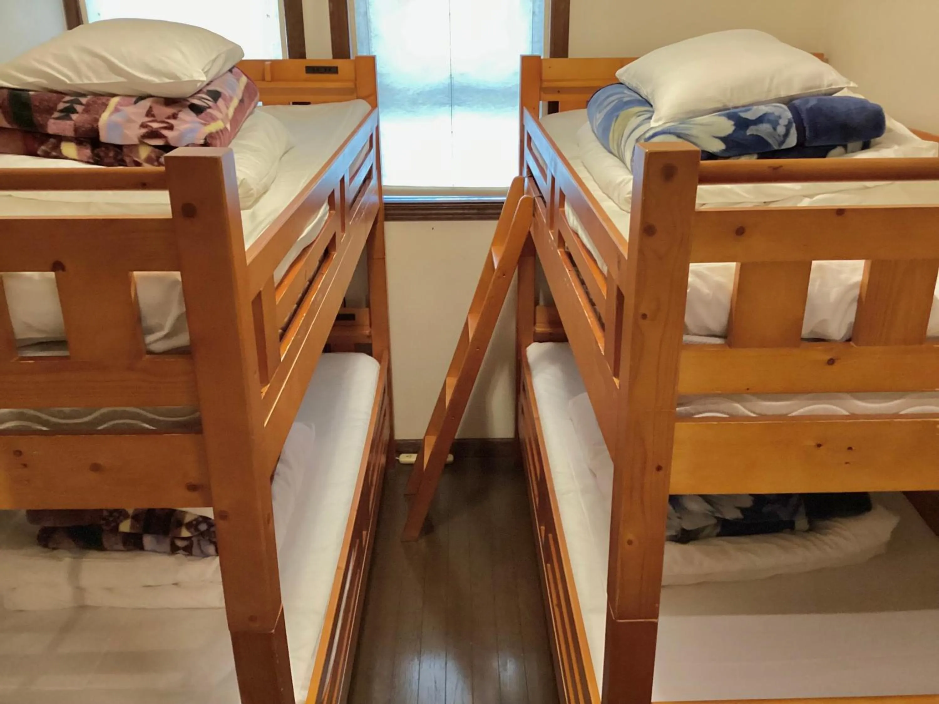 bunk bed, Bed in IZA Kamakura Guest House and Bar