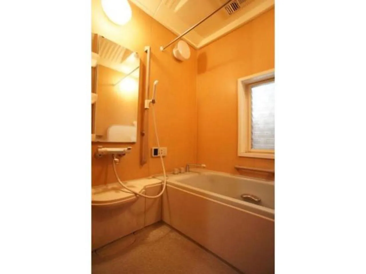 Bathroom in IZA Kamakura Guest House and Bar