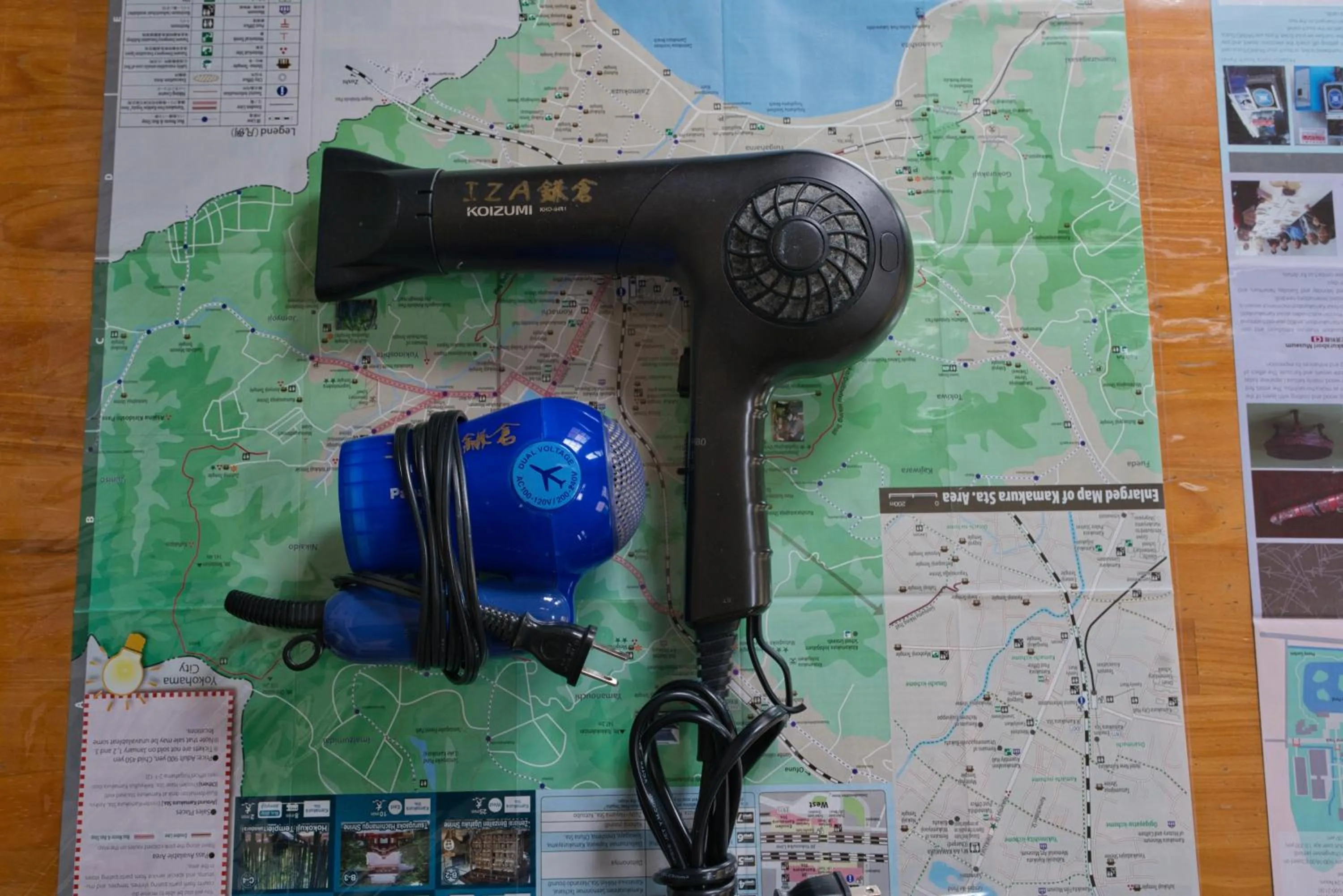 hair dryier in IZA Kamakura Guest House and Bar