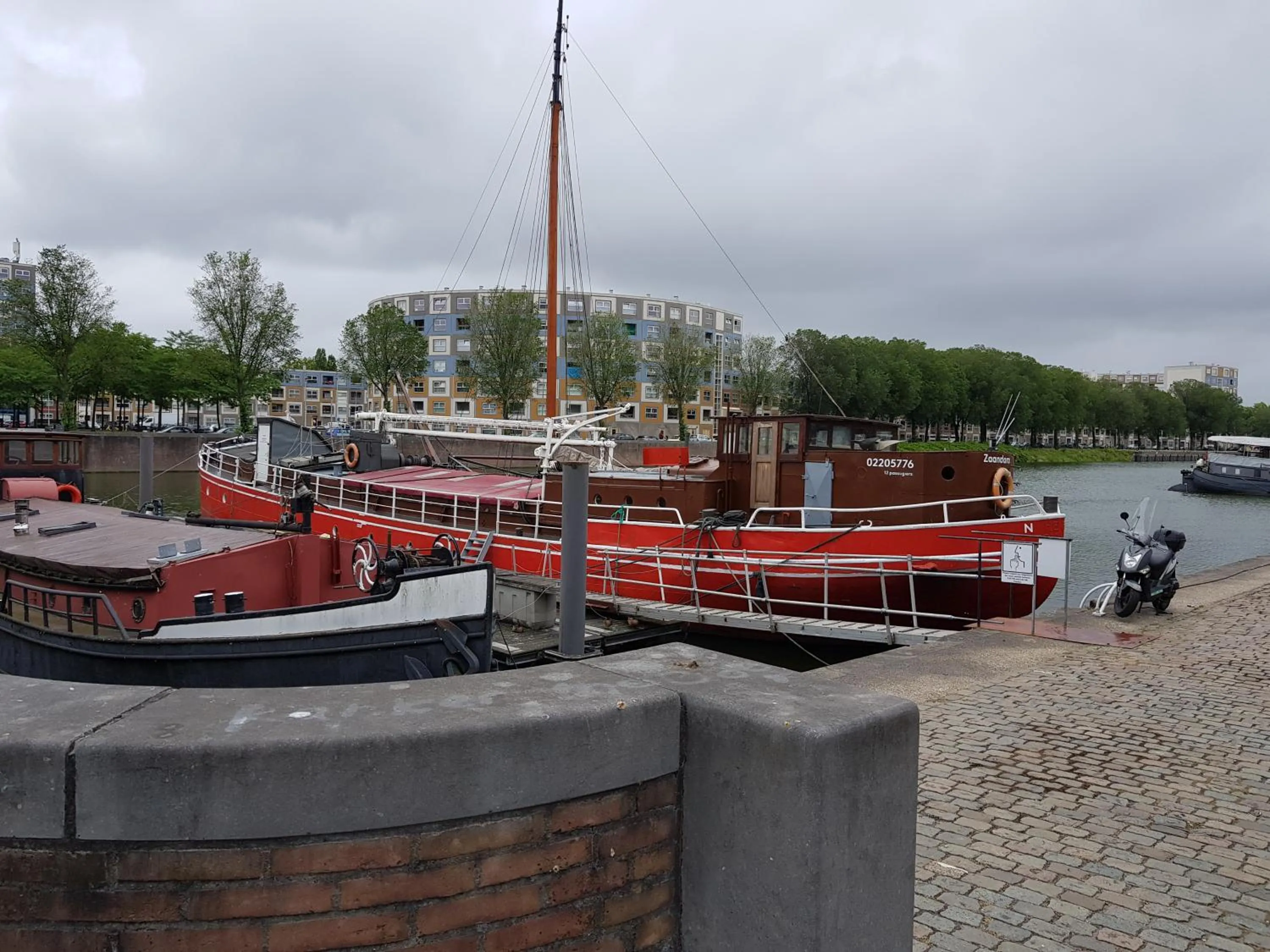 Property building in Boat Hotel SIX Rotterdam