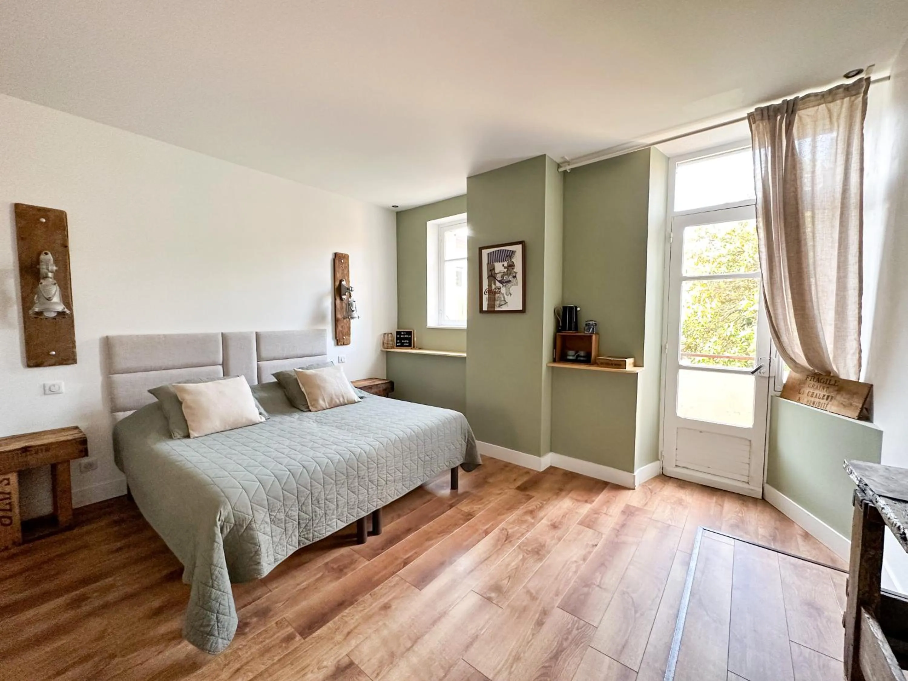 Bed in Chambres d'hotes - Le Magnolia