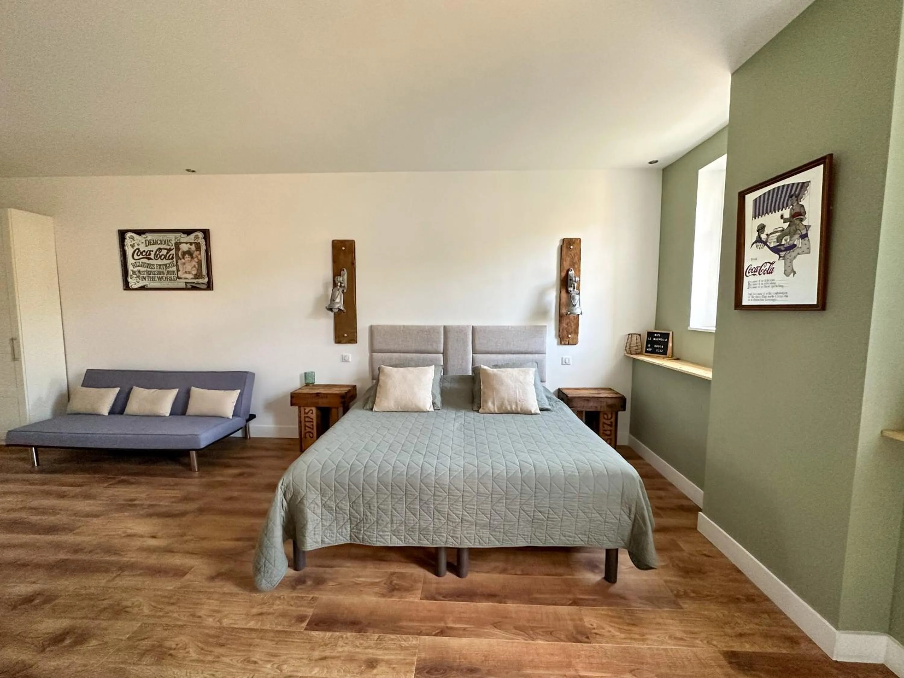 King Room with Balcony in Chambres d'hotes - Le Magnolia