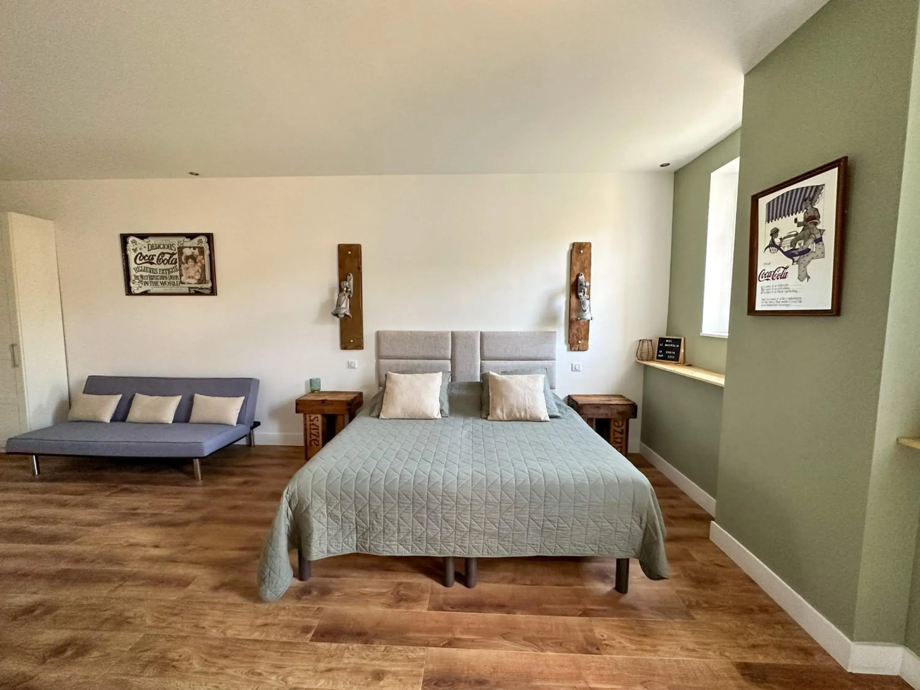 King Room with Balcony in Chambres d'hotes - Le Magnolia King Room with Balcony in Chambres d'hotes - Le Magnolia