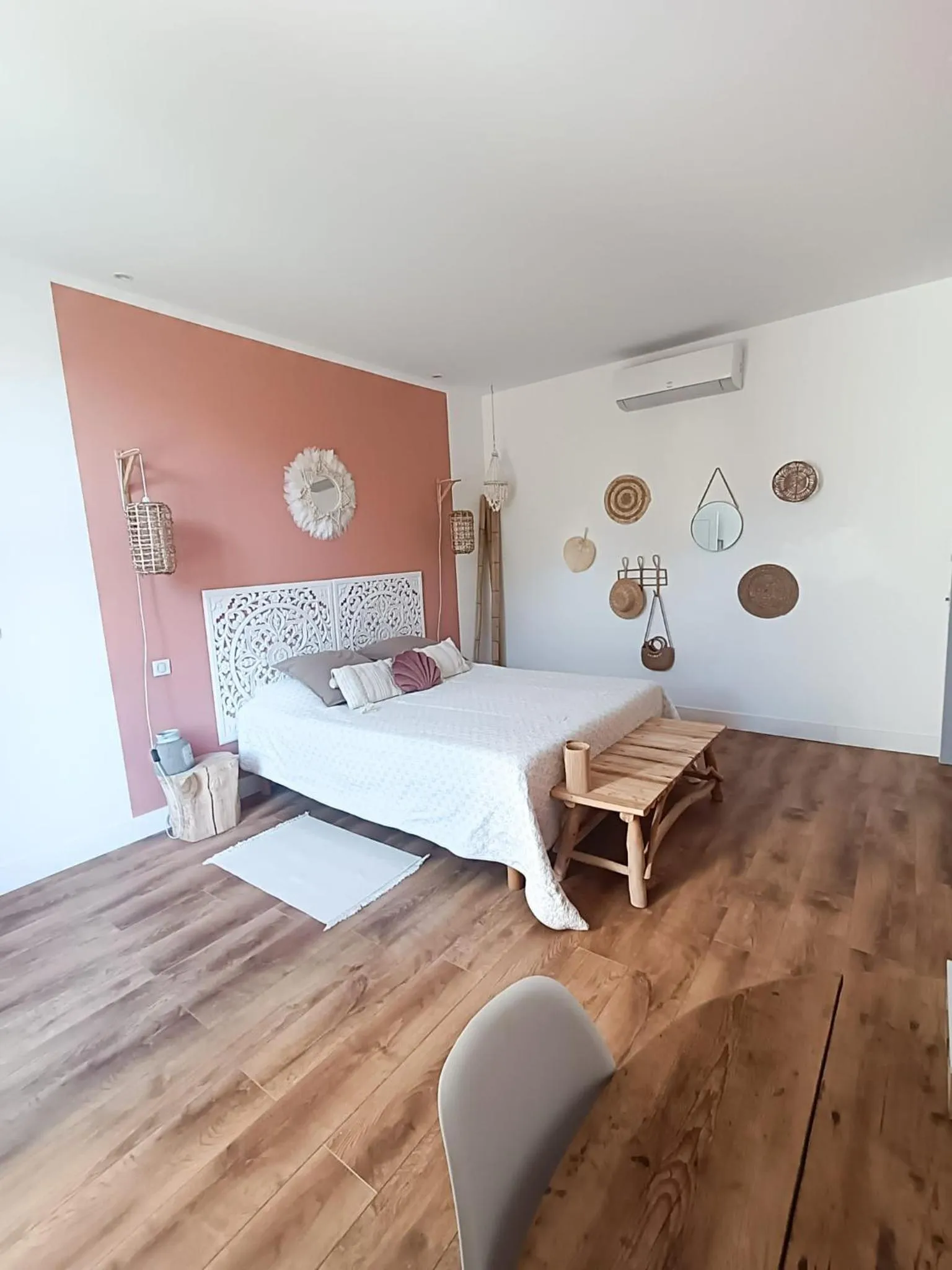 Queen Room with Balcony in Chambres d'hotes - Le Magnolia