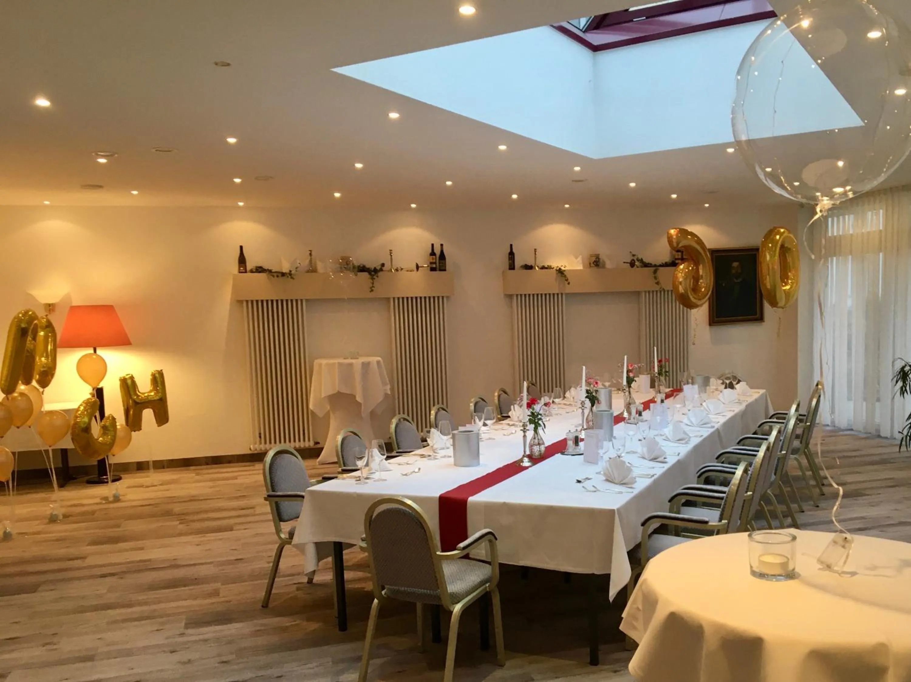 Restaurant/places to eat in Hotel Ambiente