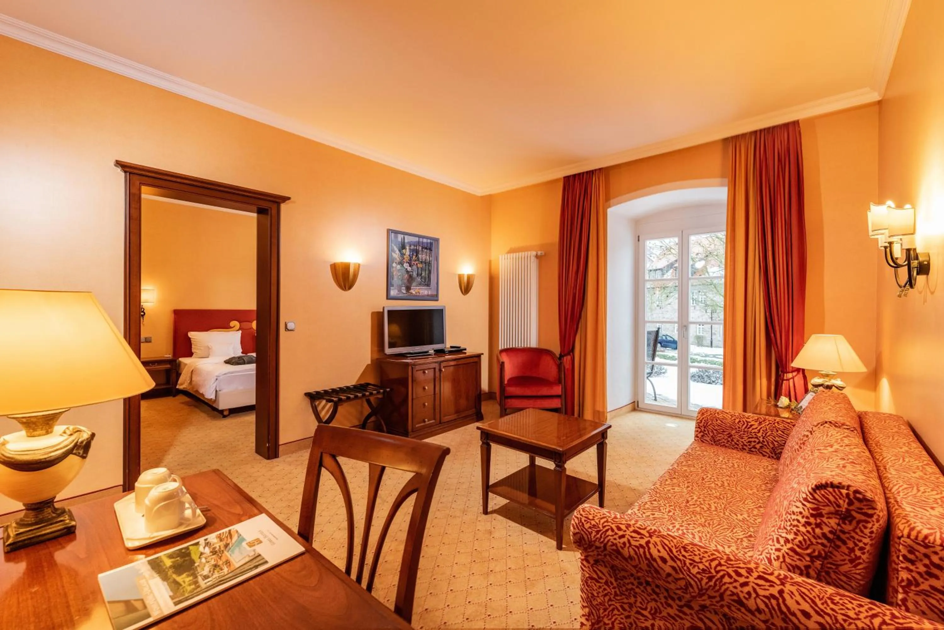 Photo of the whole room, Bed in Göbels Schlosshotel "Prinz von Hessen"