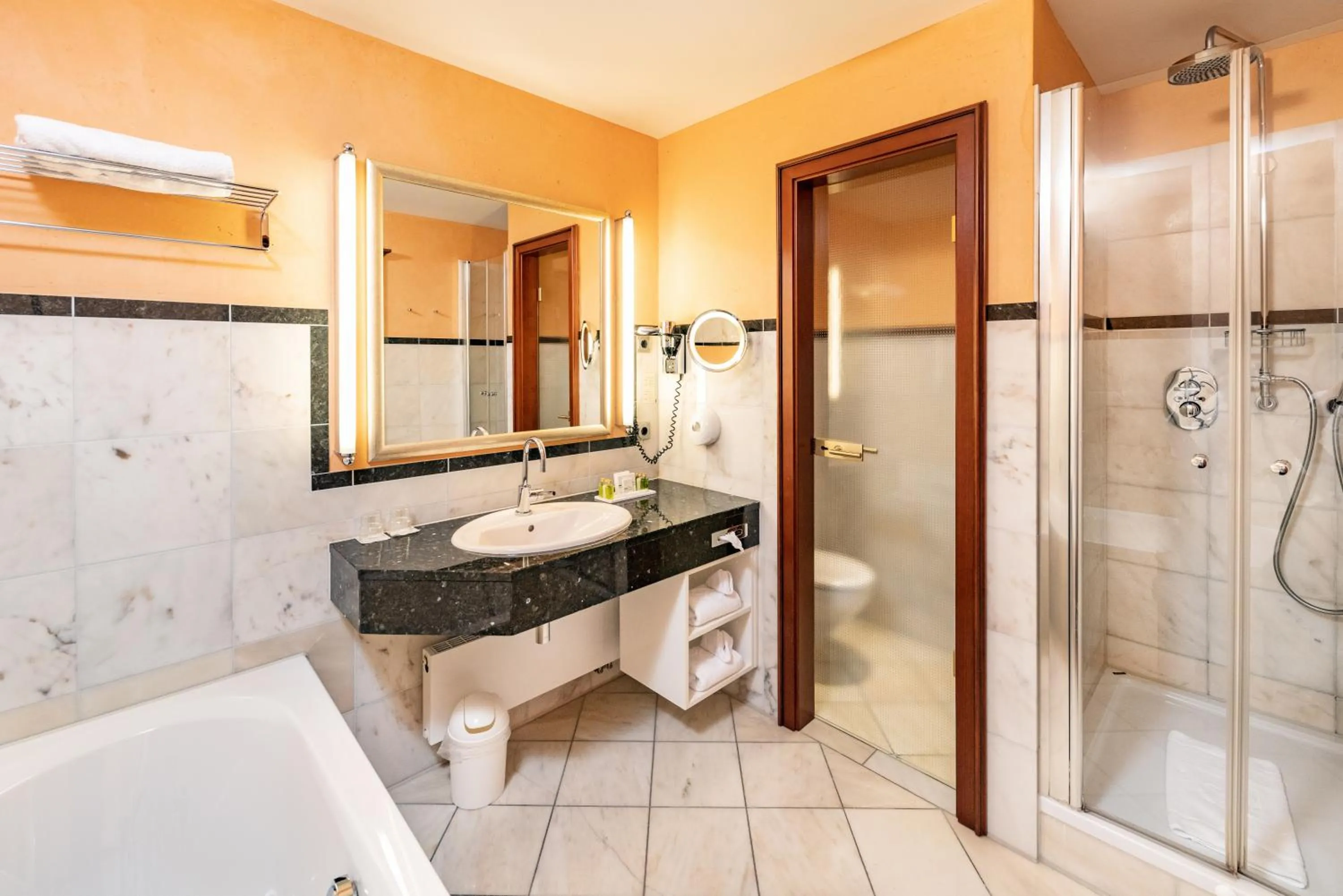 Bathroom in Göbels Schlosshotel "Prinz von Hessen"