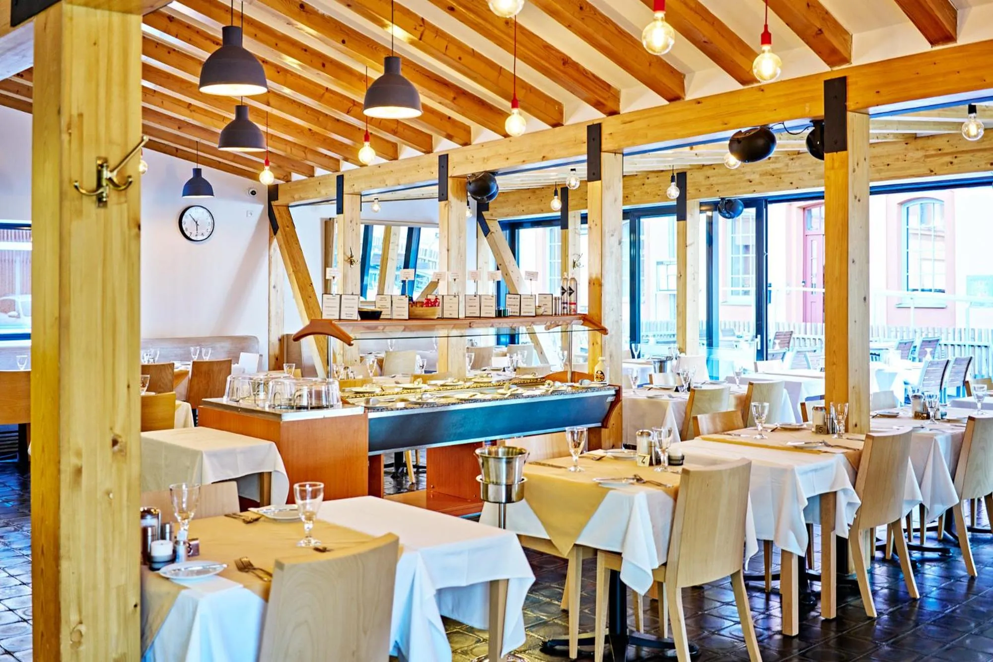 Restaurant/places to eat in Aparthotel Lípa