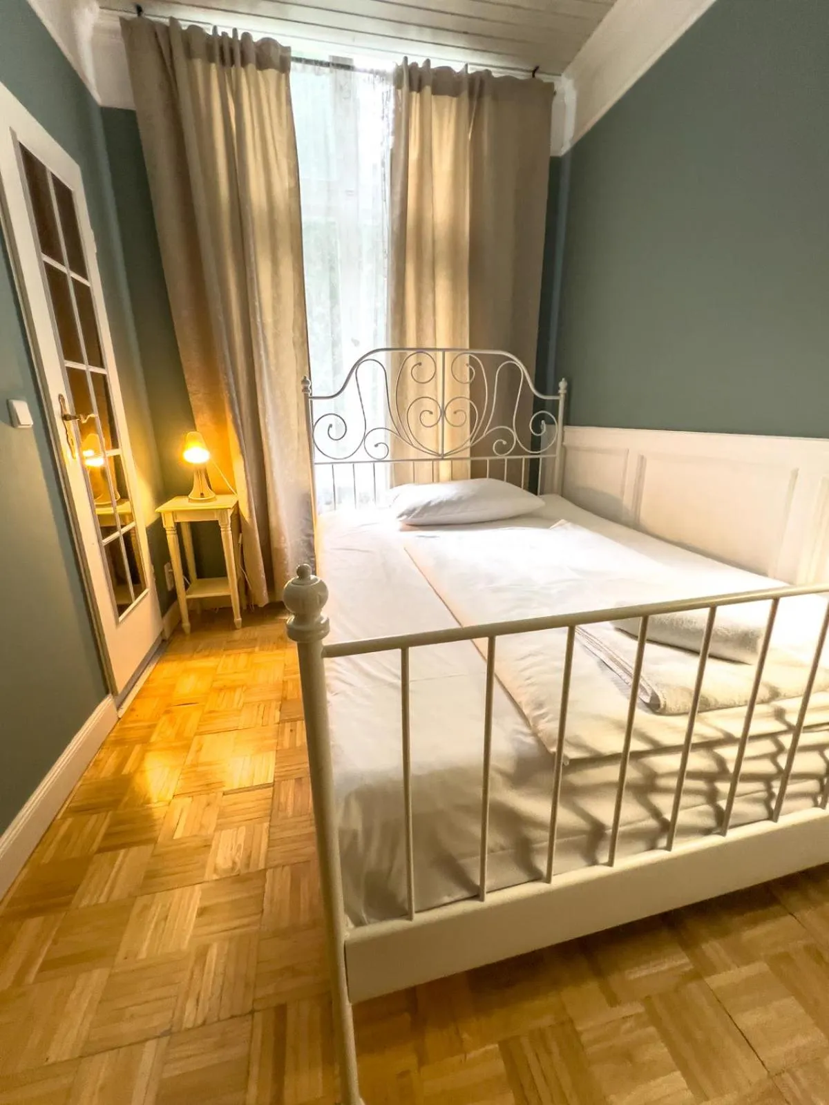 Bed in Hotel-Maison Am Olivaer Platz