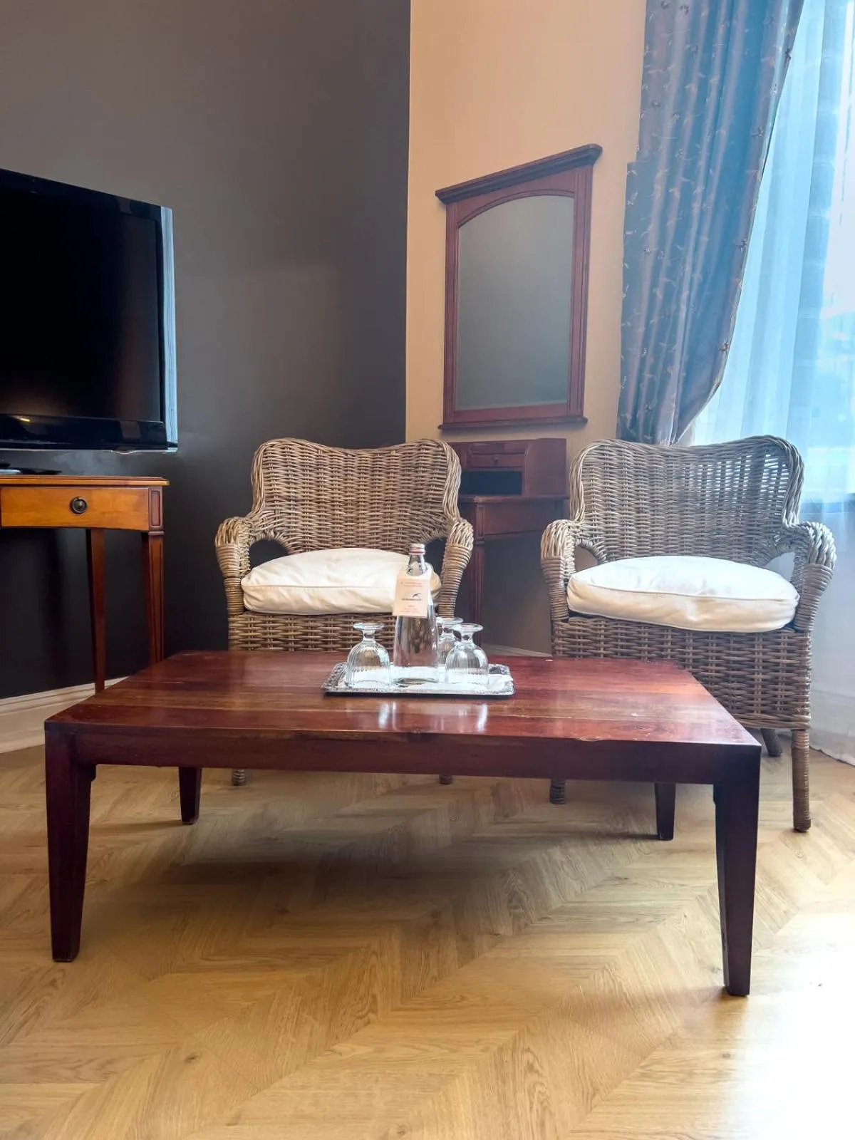 TV and multimedia in Hotel-Maison Am Olivaer Platz