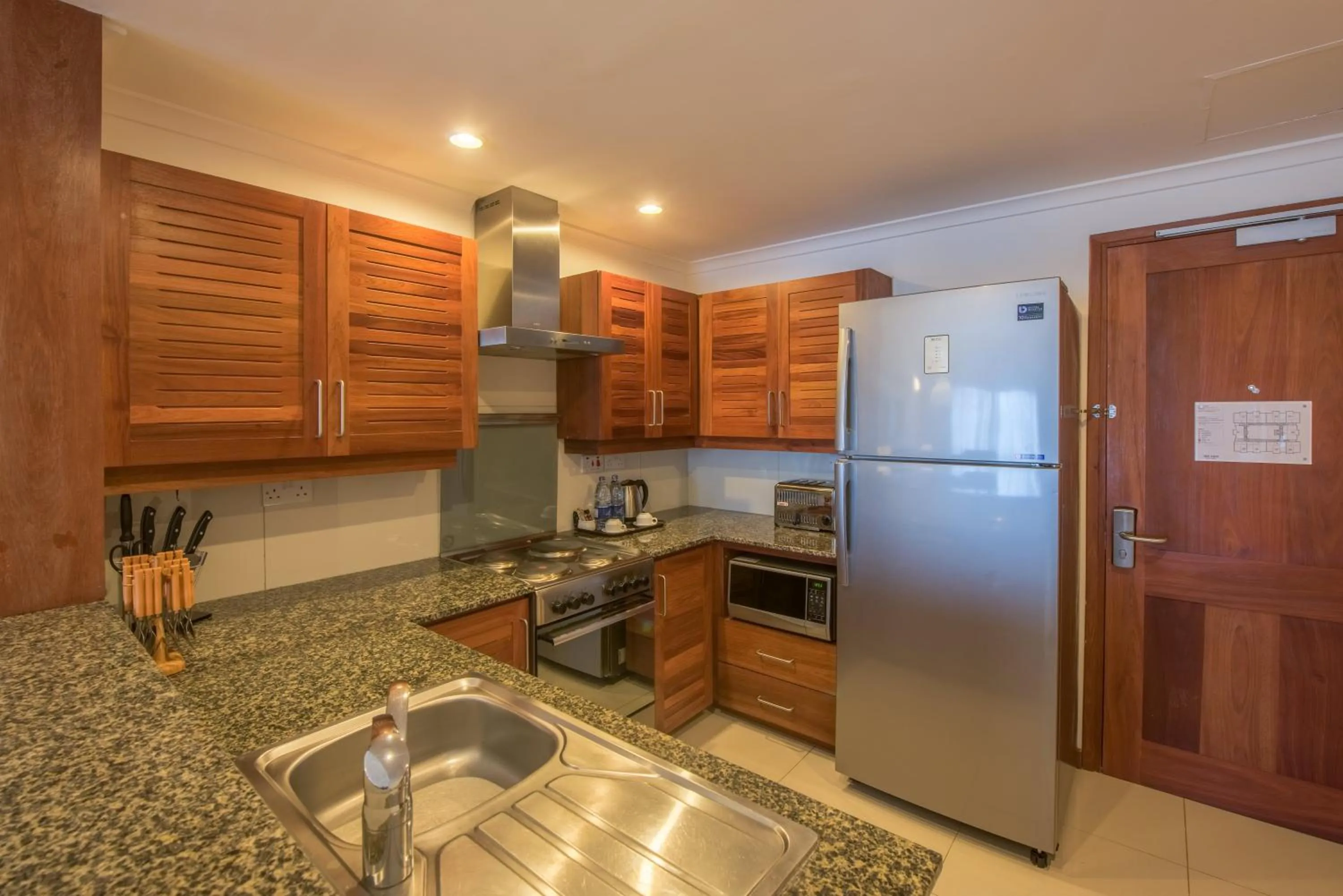 Kitchen or kitchenette in Sea Cliff Court Hotel & Luxury Apartments