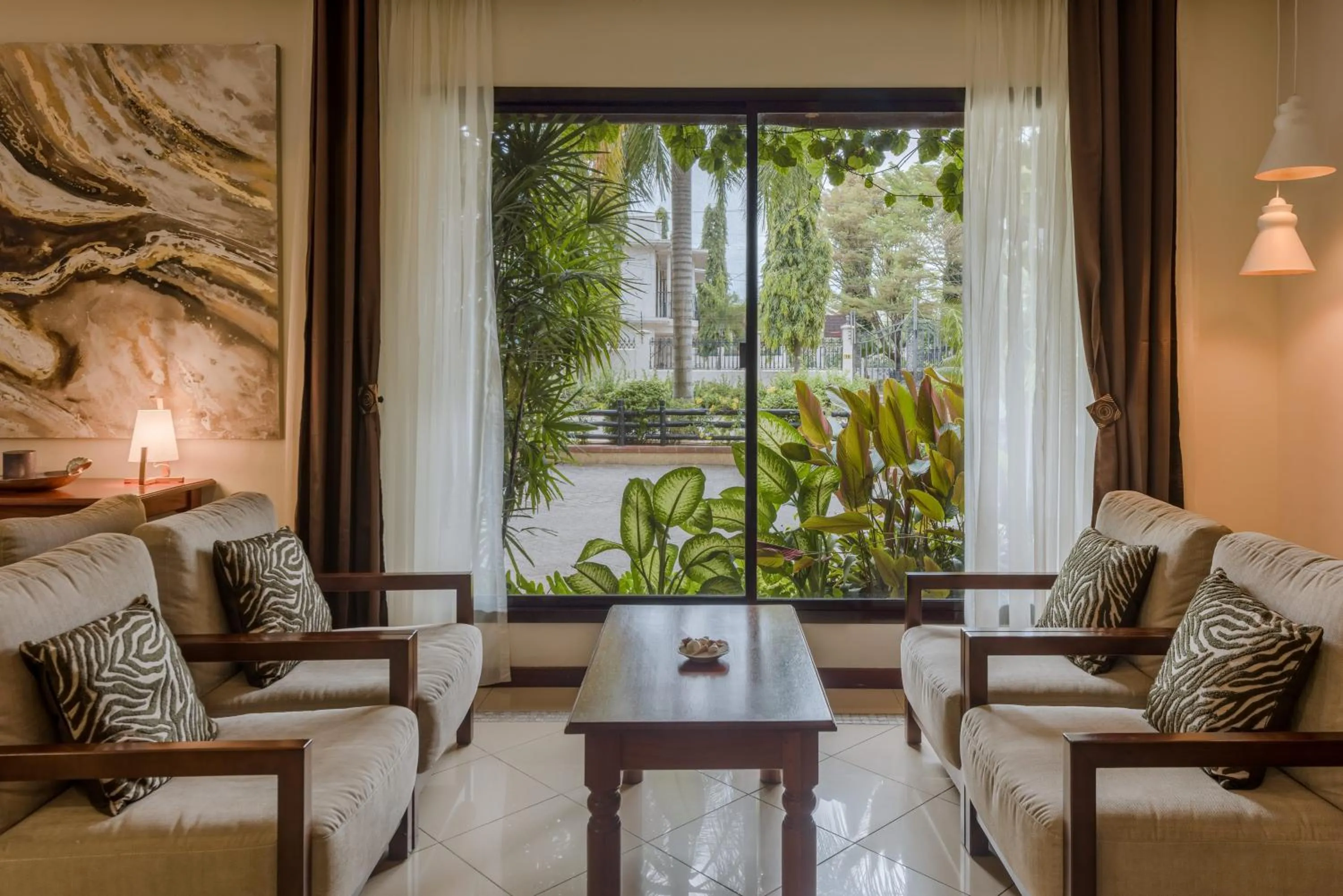 Lobby or reception in Sea Cliff Court Hotel & Luxury Apartments