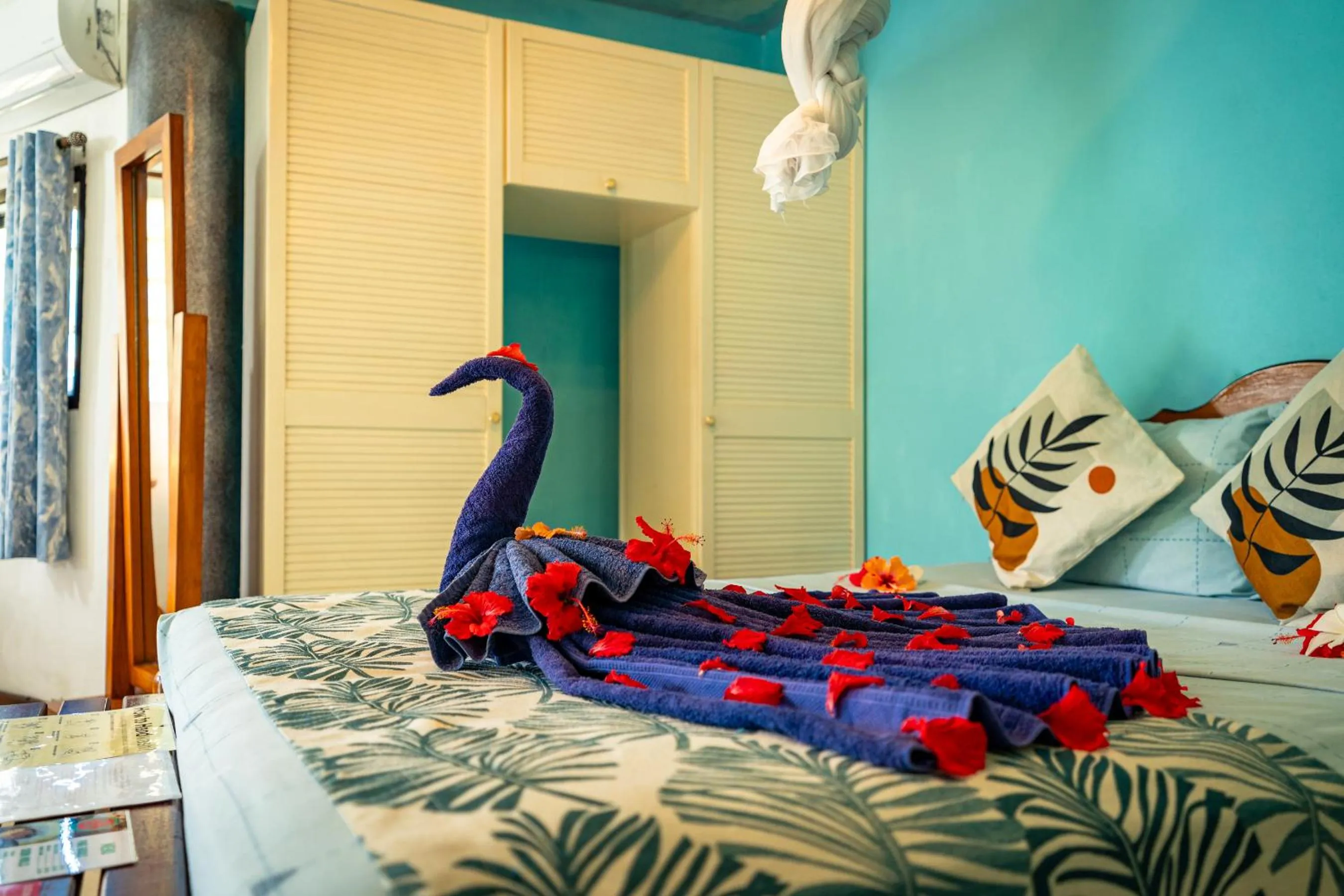 Bed in Lemongrass Lodge