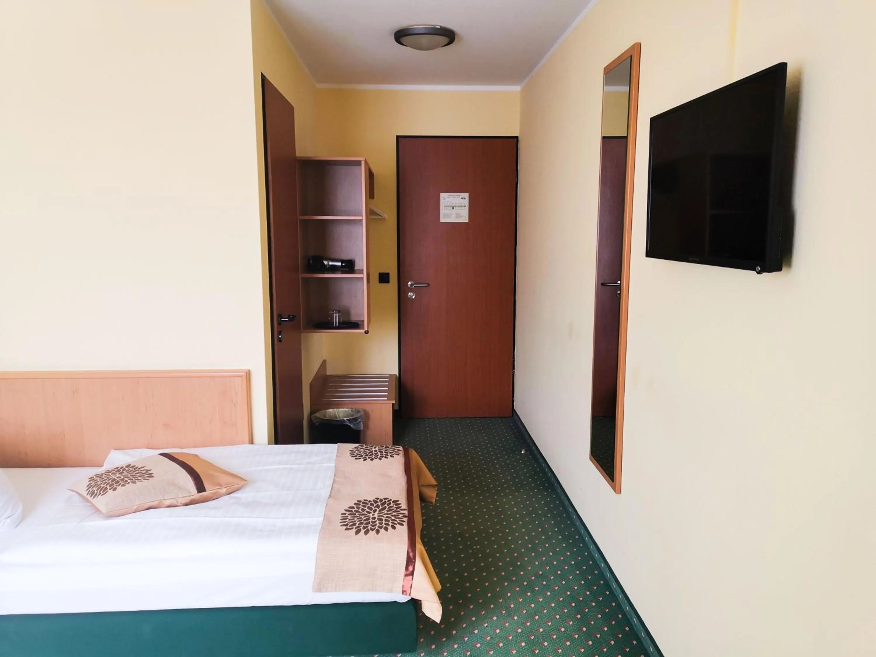 TV and multimedia, Bed in ACRON Hotel Wittenberg