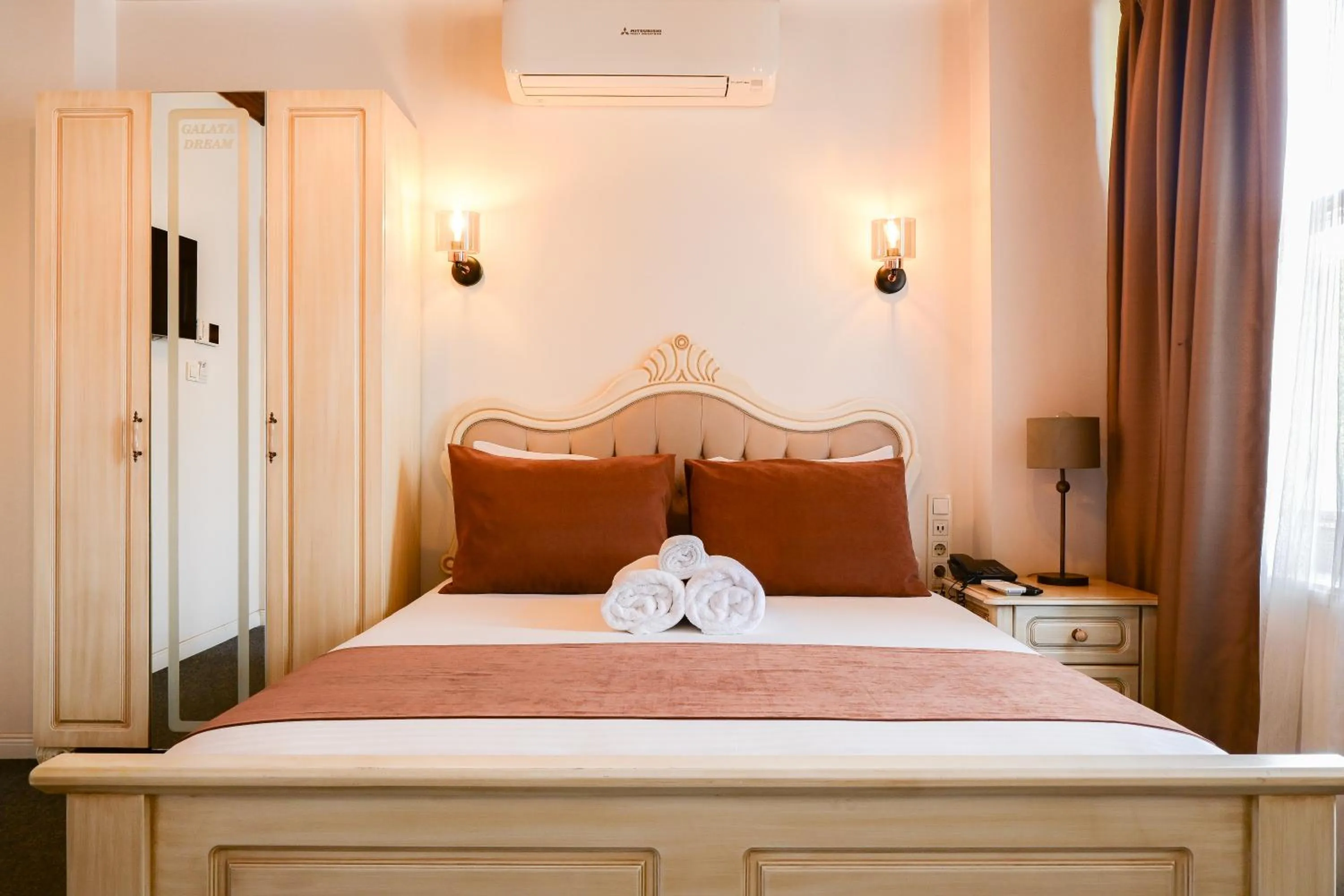 Bed in Galata Dream Hotel