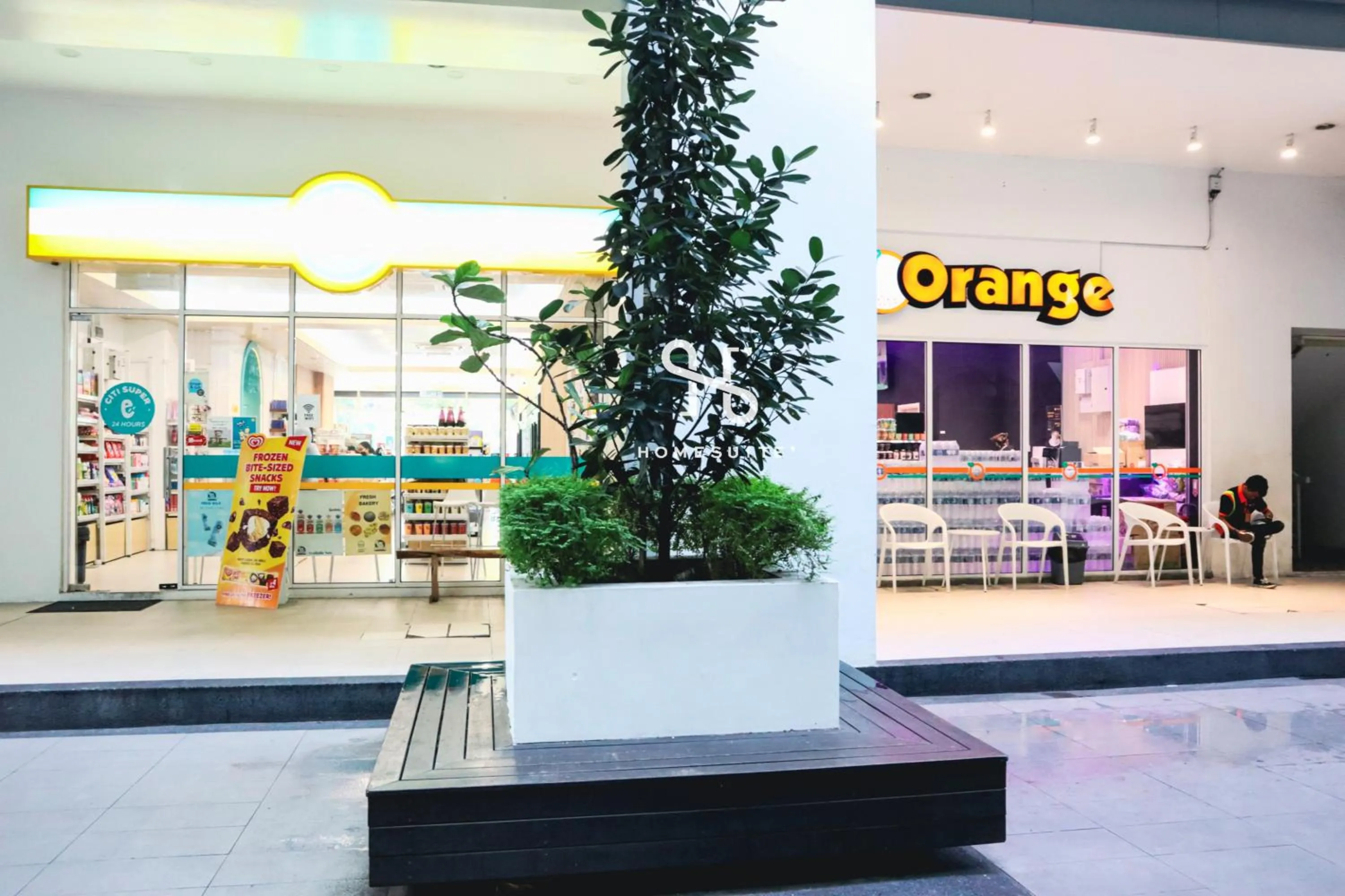 Neighbourhood in Homi Oasis at KK Times Square 和逸绿洲