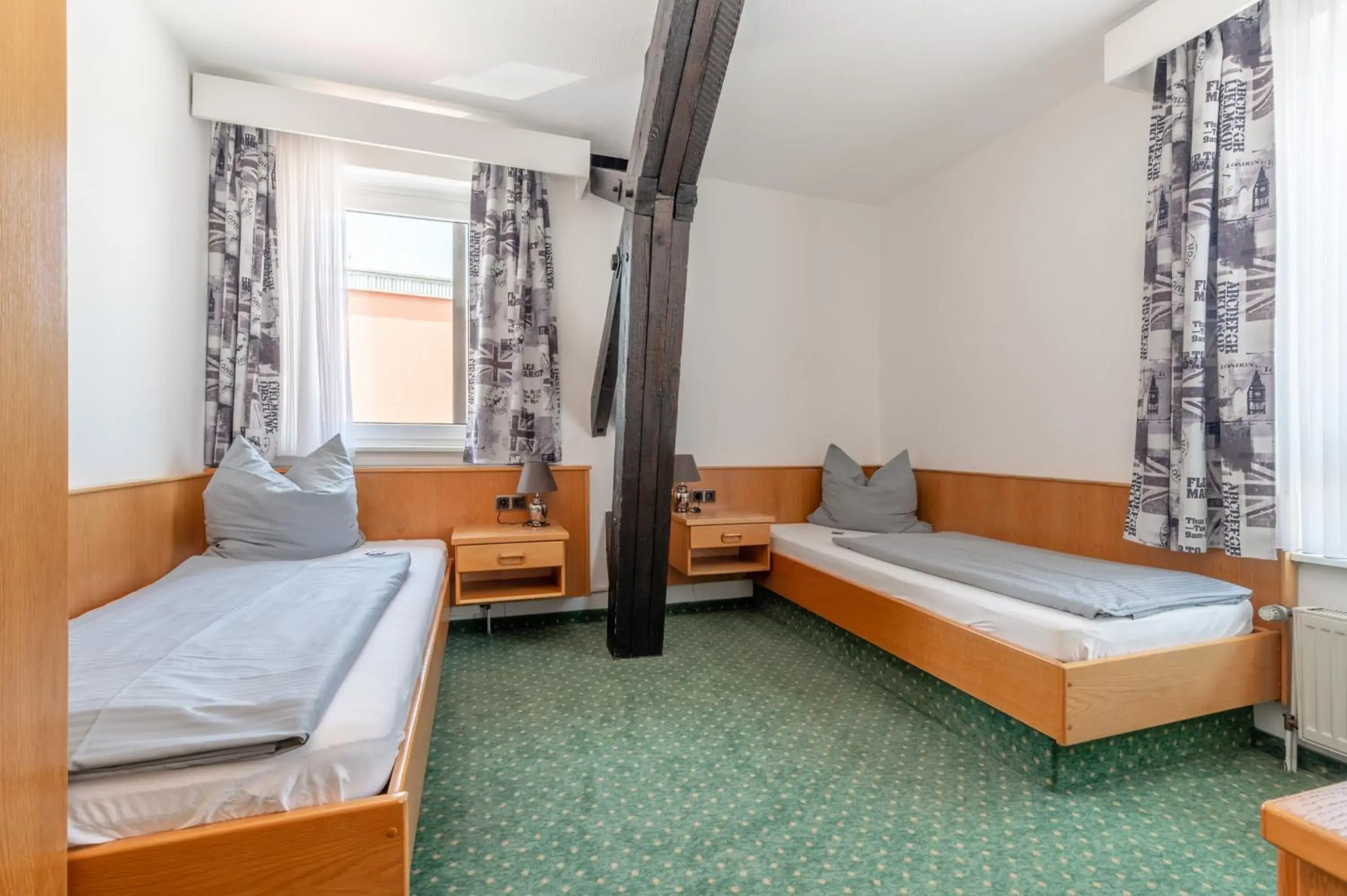 Twin Room - single occupancy in Hotel Kniestedter Hof Twin Room - single occupancy in Hotel Kniestedter Hof