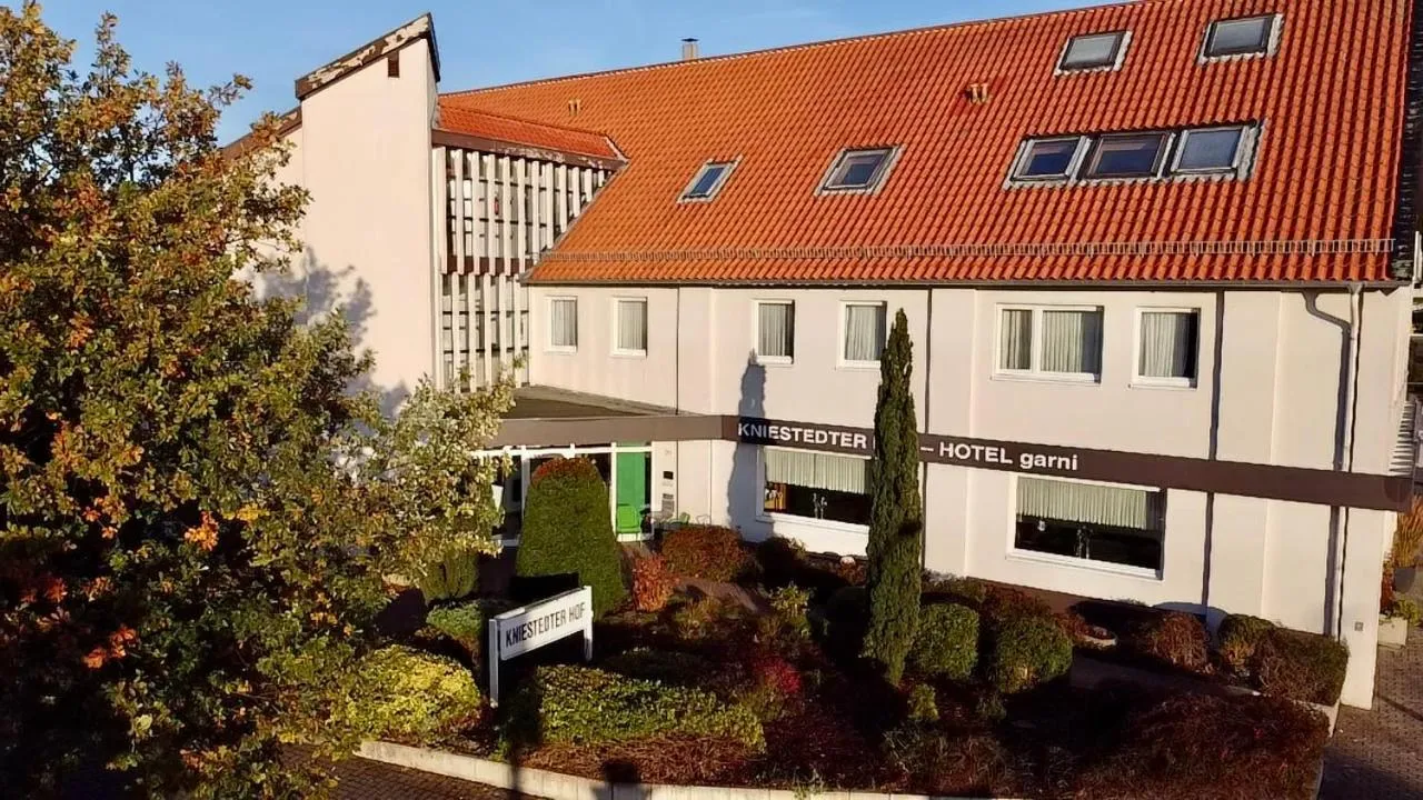 Property building in Hotel Kniestedter Hof