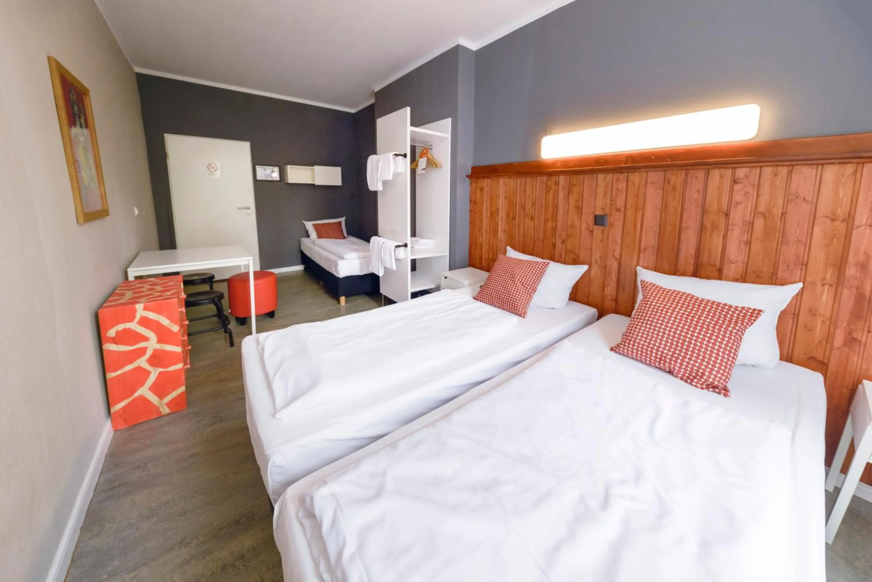 Bedroom, Bed in Old Town Hostel