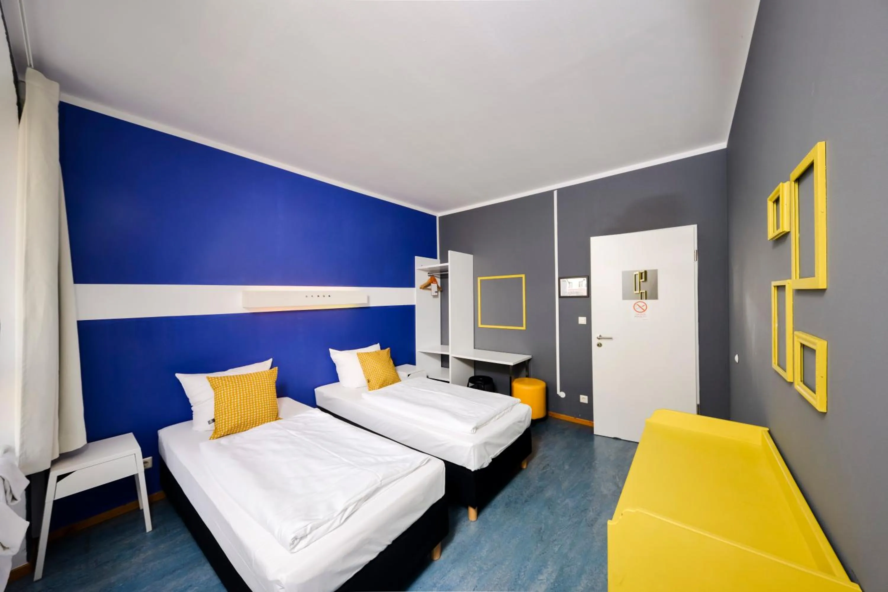 Bedroom, Bed in Old Town Hostel